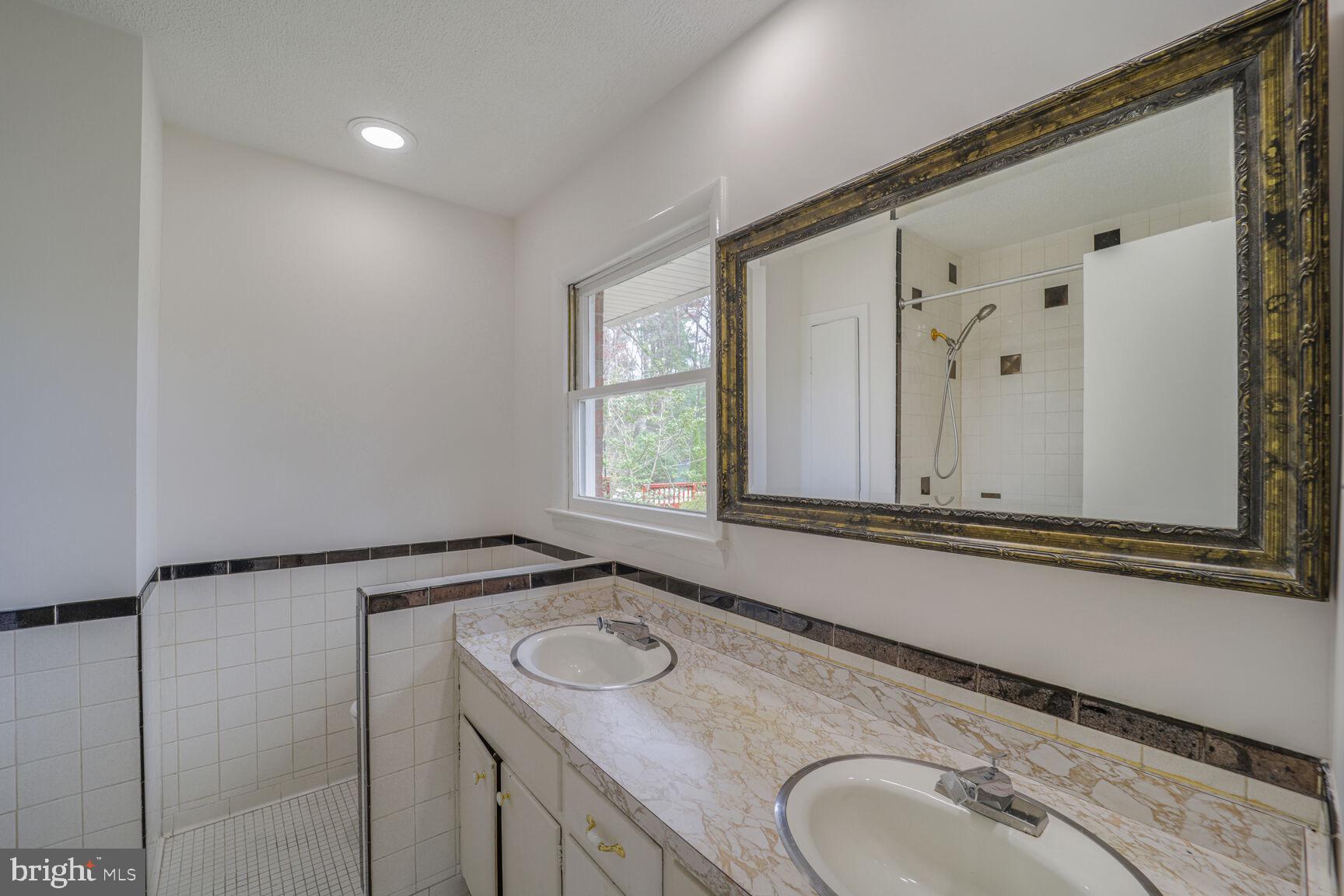 BROOK HILLS ESTATE - Residential