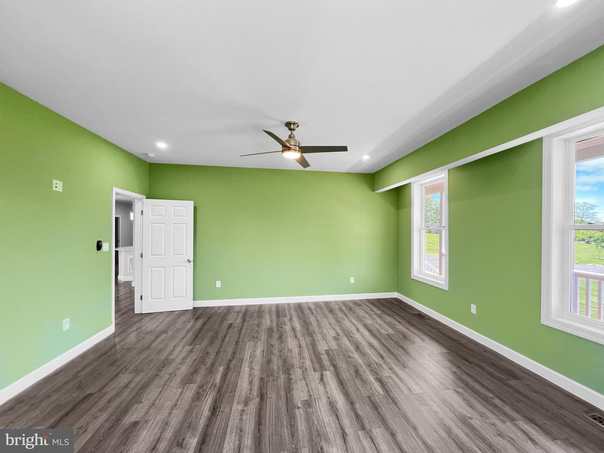 WALNUT HILLS - Residential