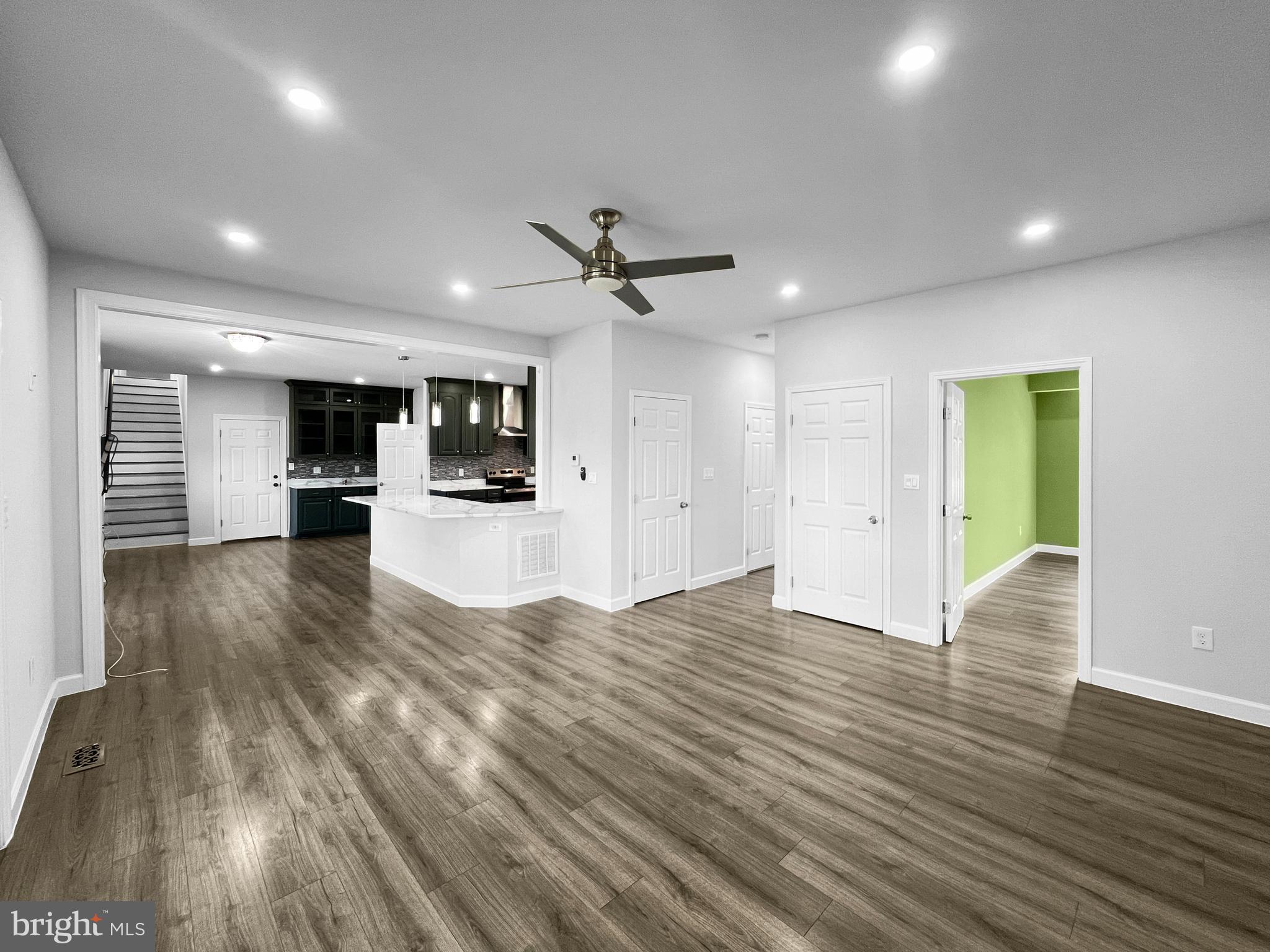 WALNUT HILLS - Residential