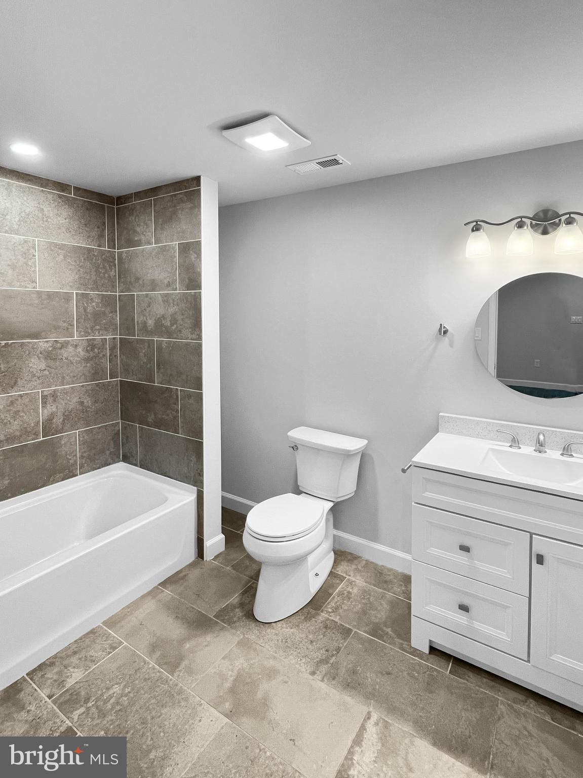 WALNUT HILLS - Residential