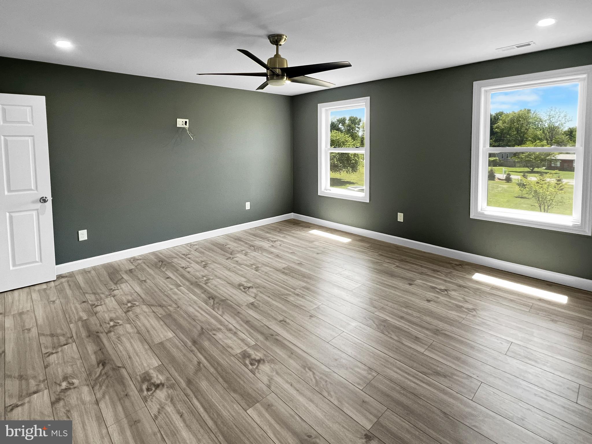 WALNUT HILLS - Residential