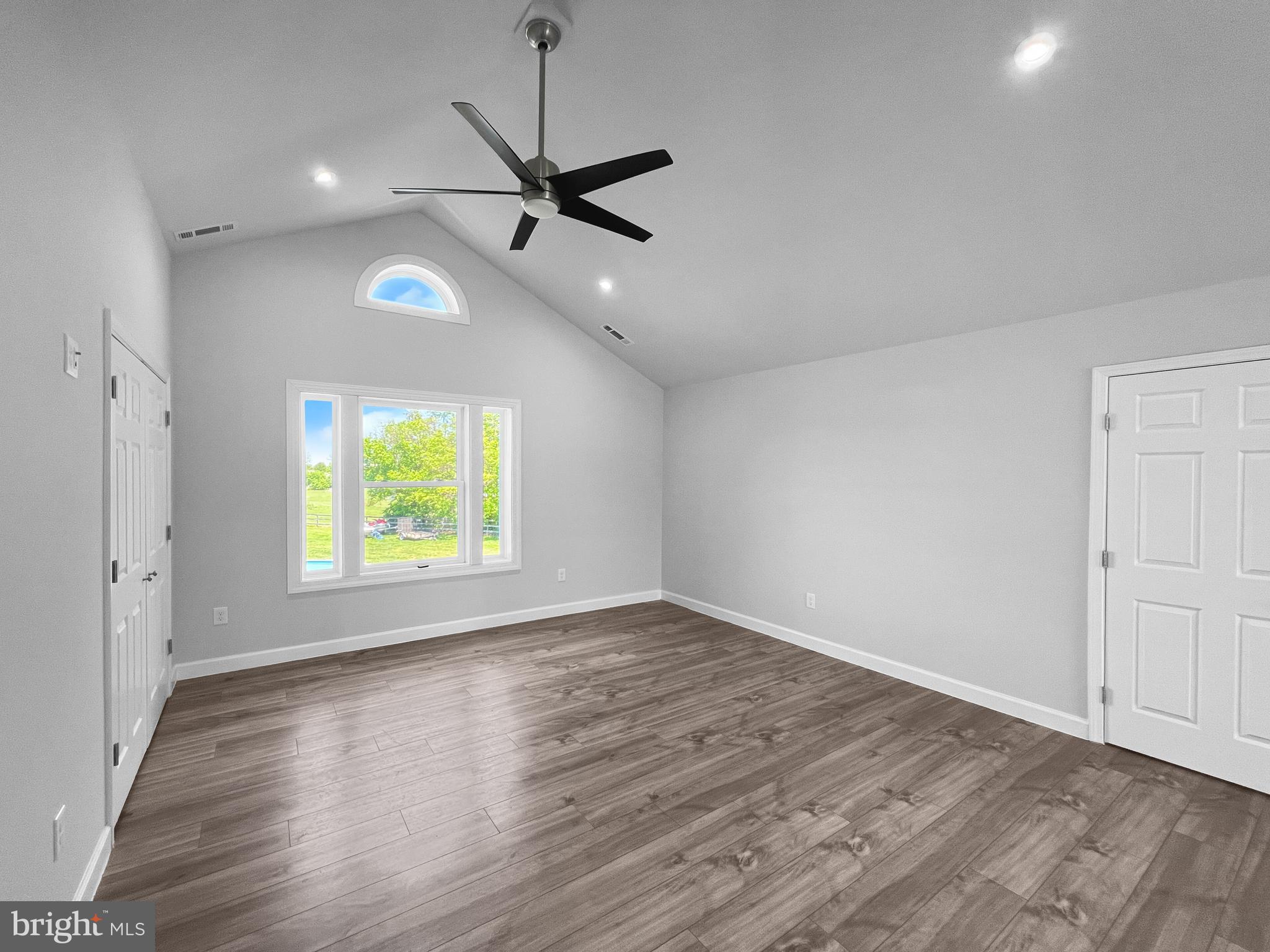 WALNUT HILLS - Residential