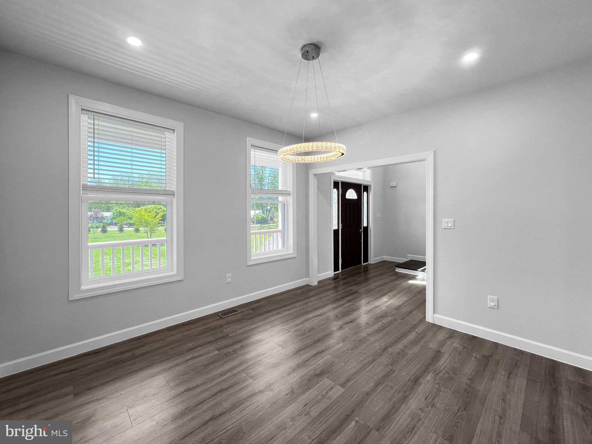 WALNUT HILLS - Residential