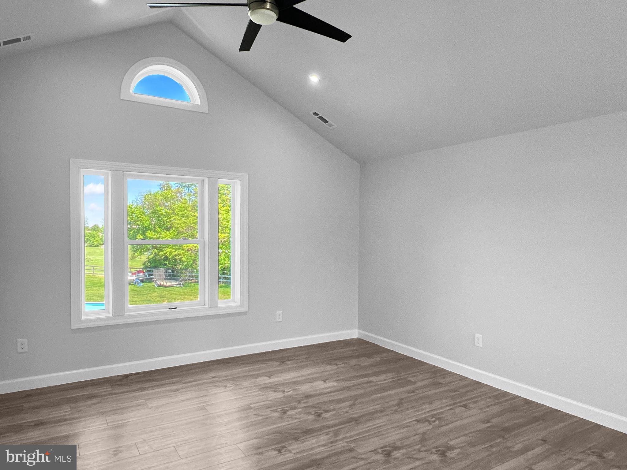 WALNUT HILLS - Residential