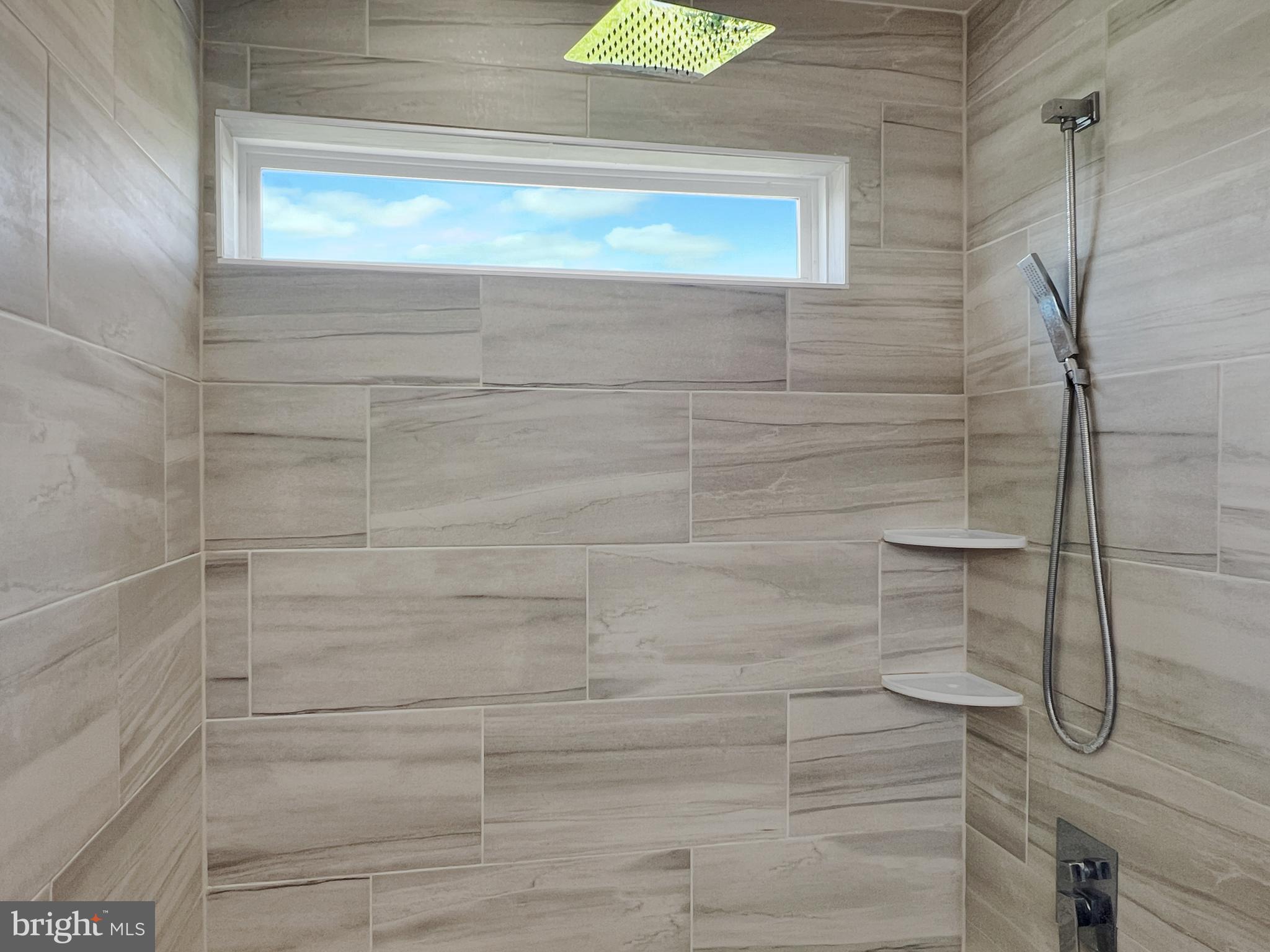 WALNUT HILLS - Residential