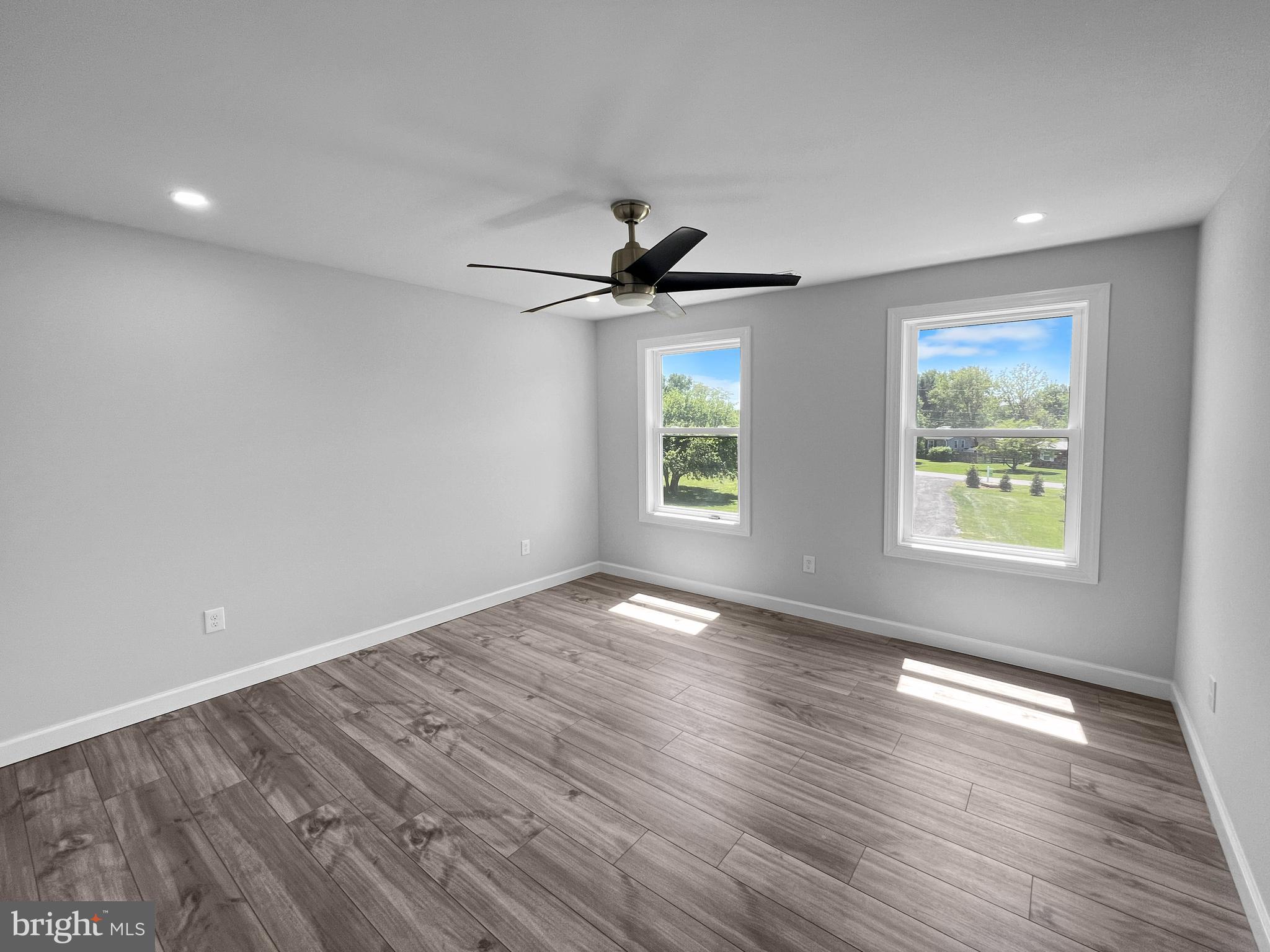 WALNUT HILLS - Residential