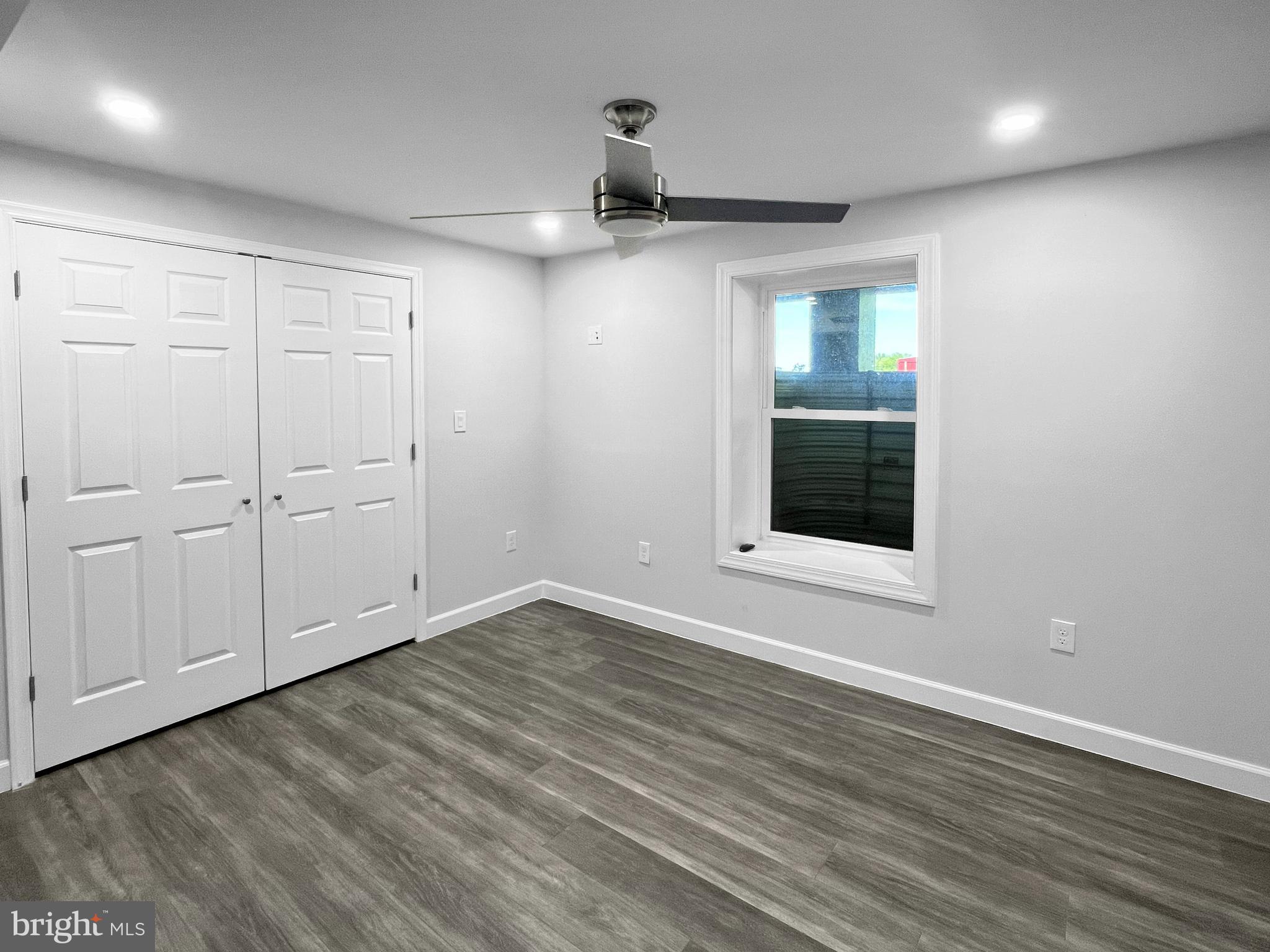 WALNUT HILLS - Residential