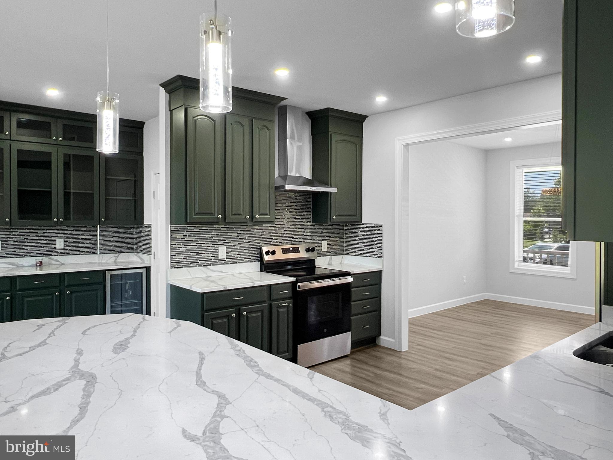 WALNUT HILLS - Residential