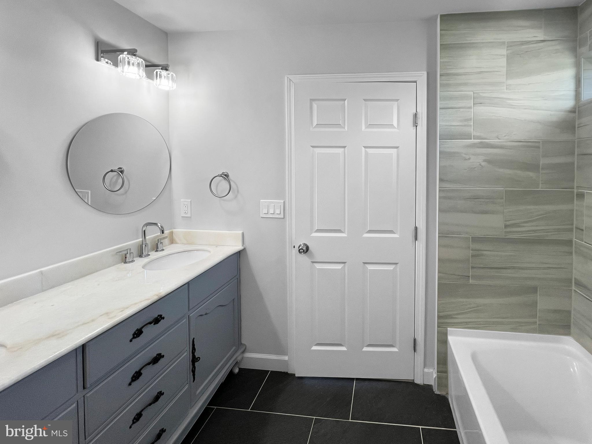 WALNUT HILLS - Residential