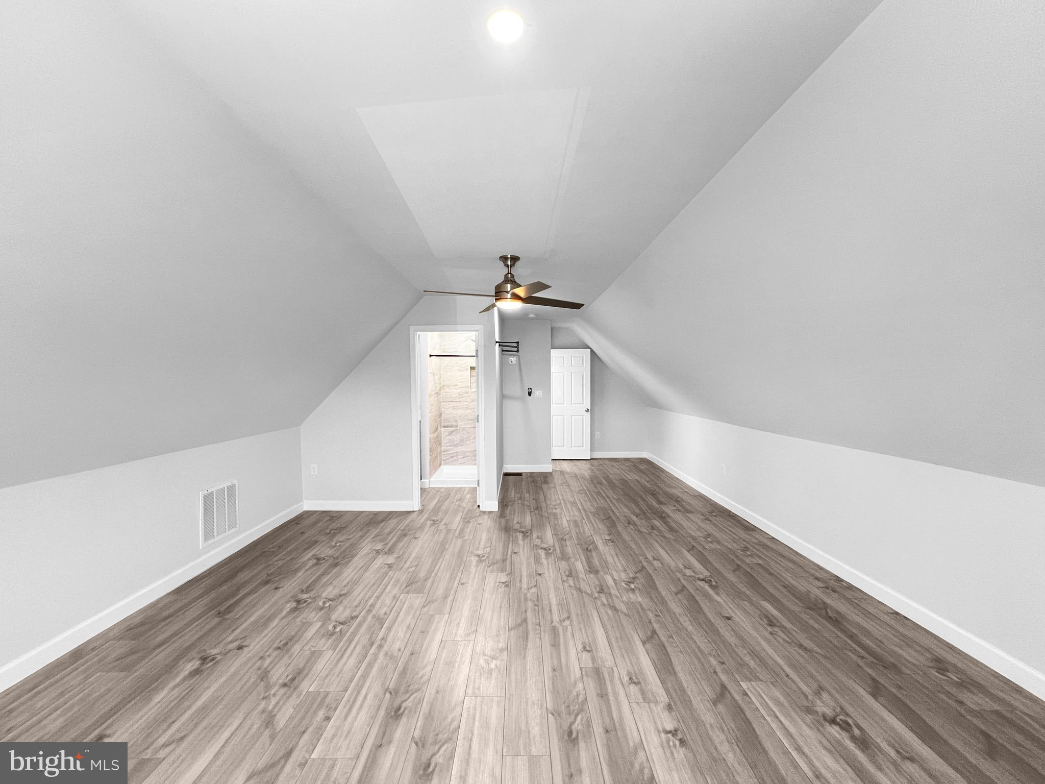 WALNUT HILLS - Residential