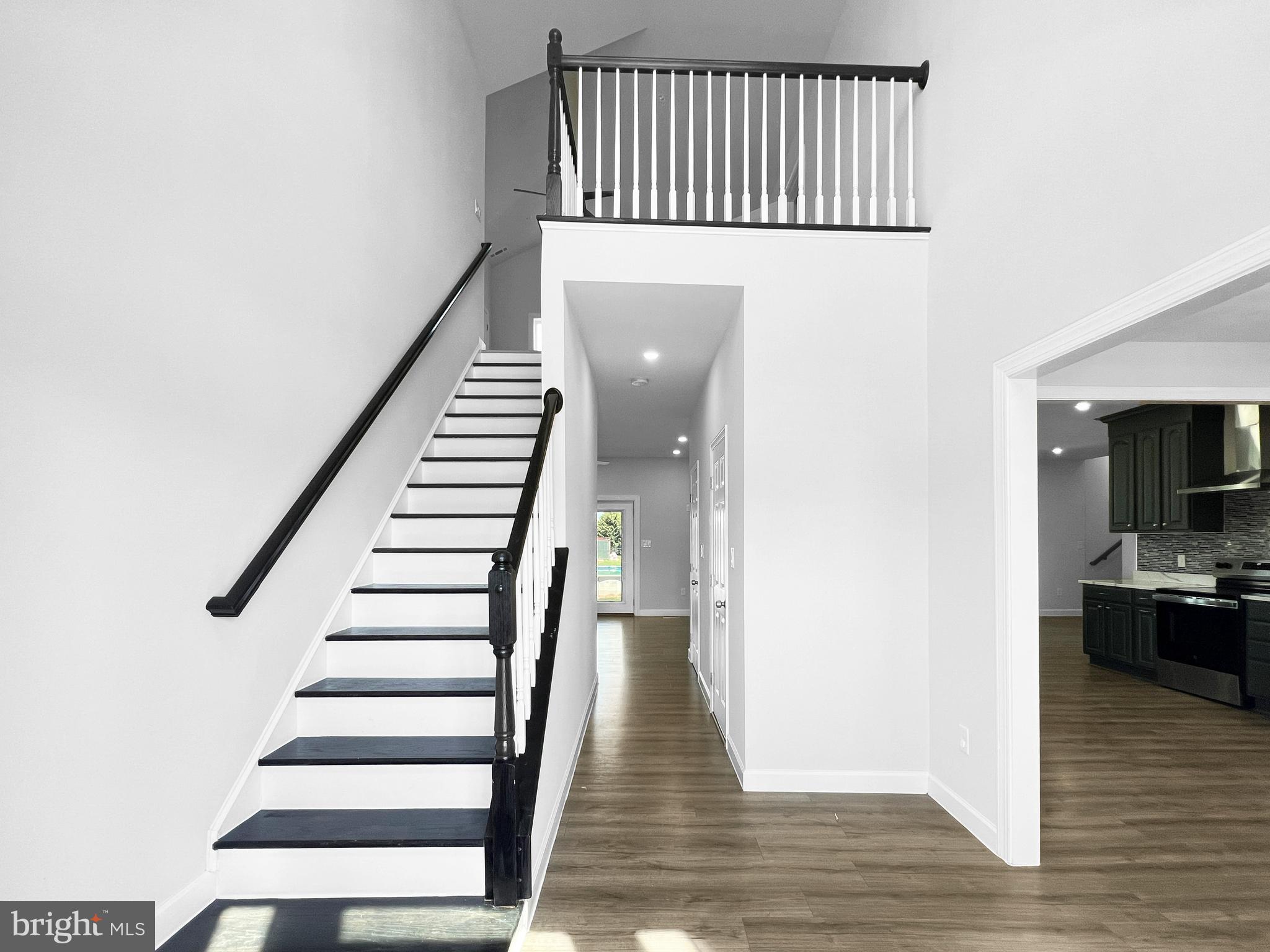 WALNUT HILLS - Residential