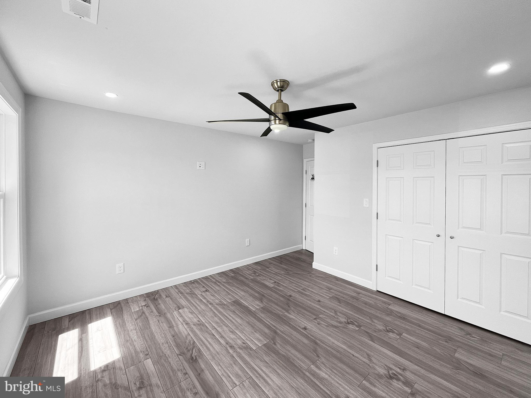 WALNUT HILLS - Residential