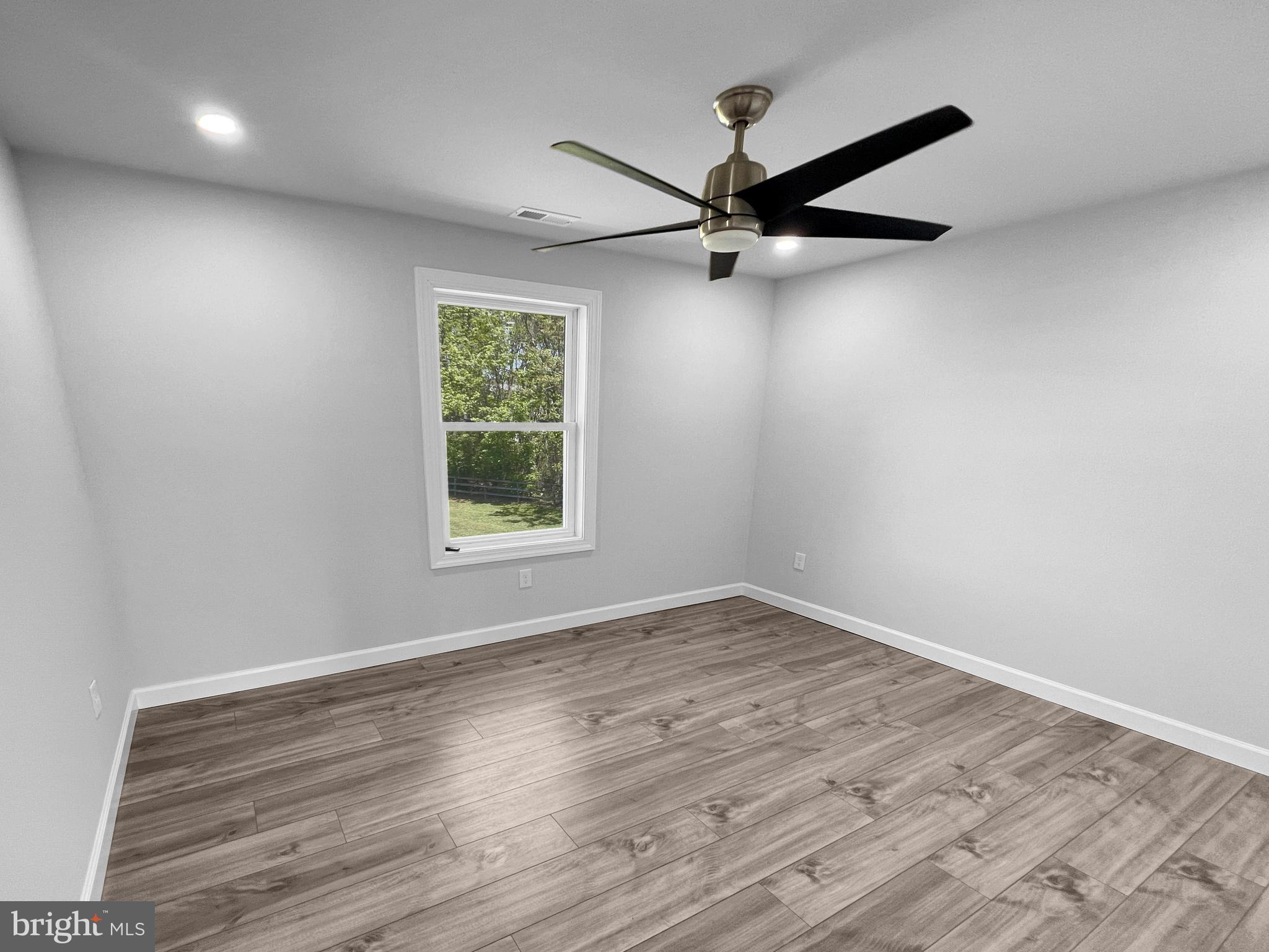 WALNUT HILLS - Residential