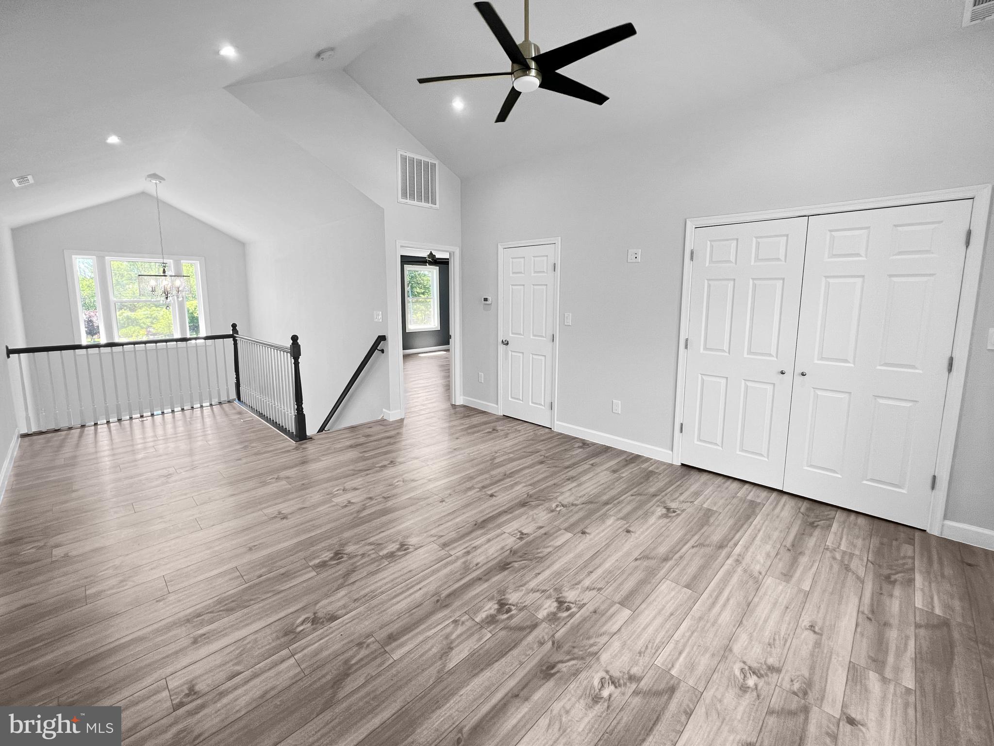 WALNUT HILLS - Residential