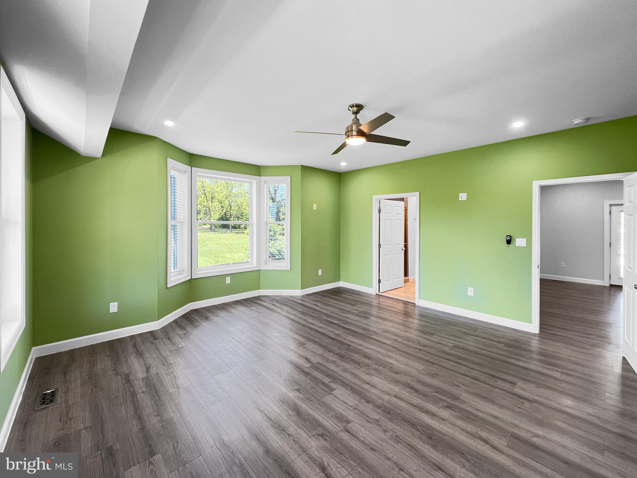 WALNUT HILLS - Residential