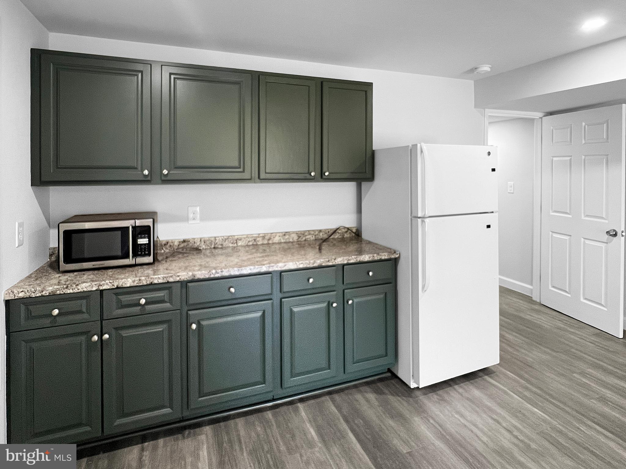 WALNUT HILLS - Residential