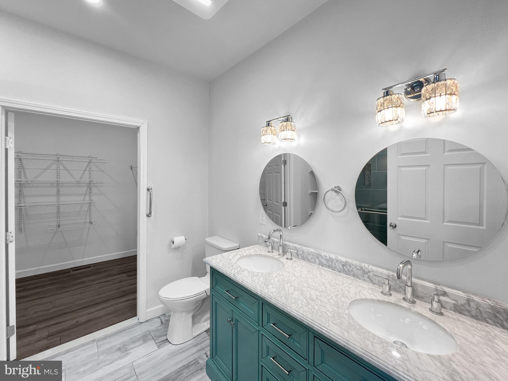 WALNUT HILLS - Residential