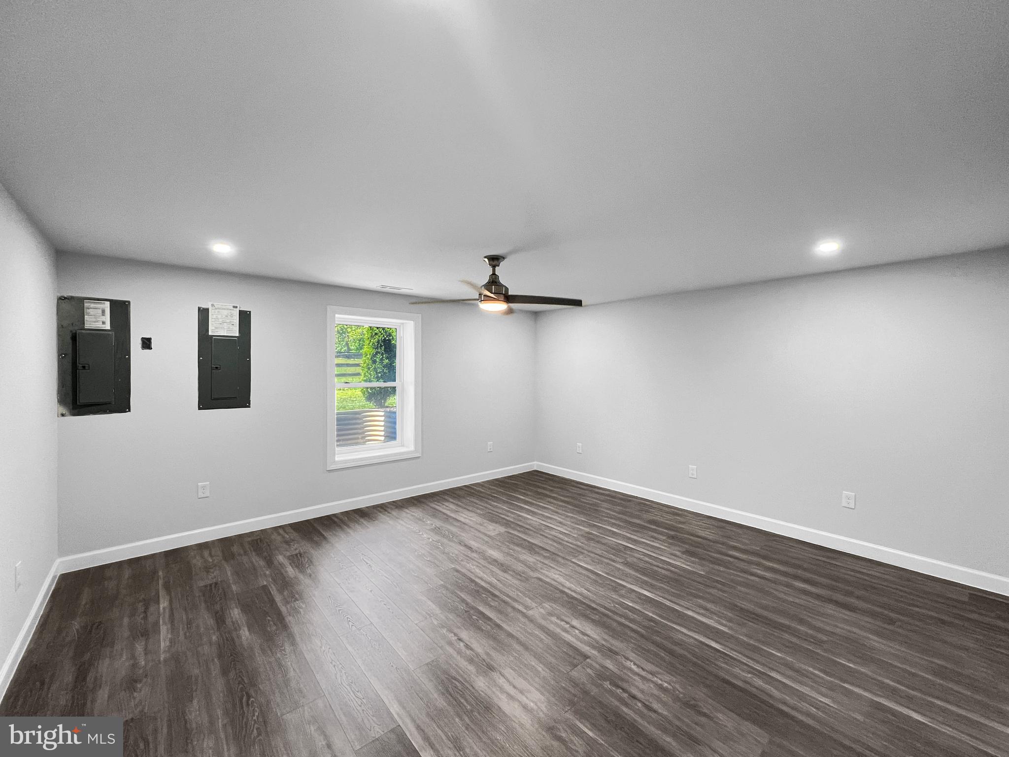 WALNUT HILLS - Residential