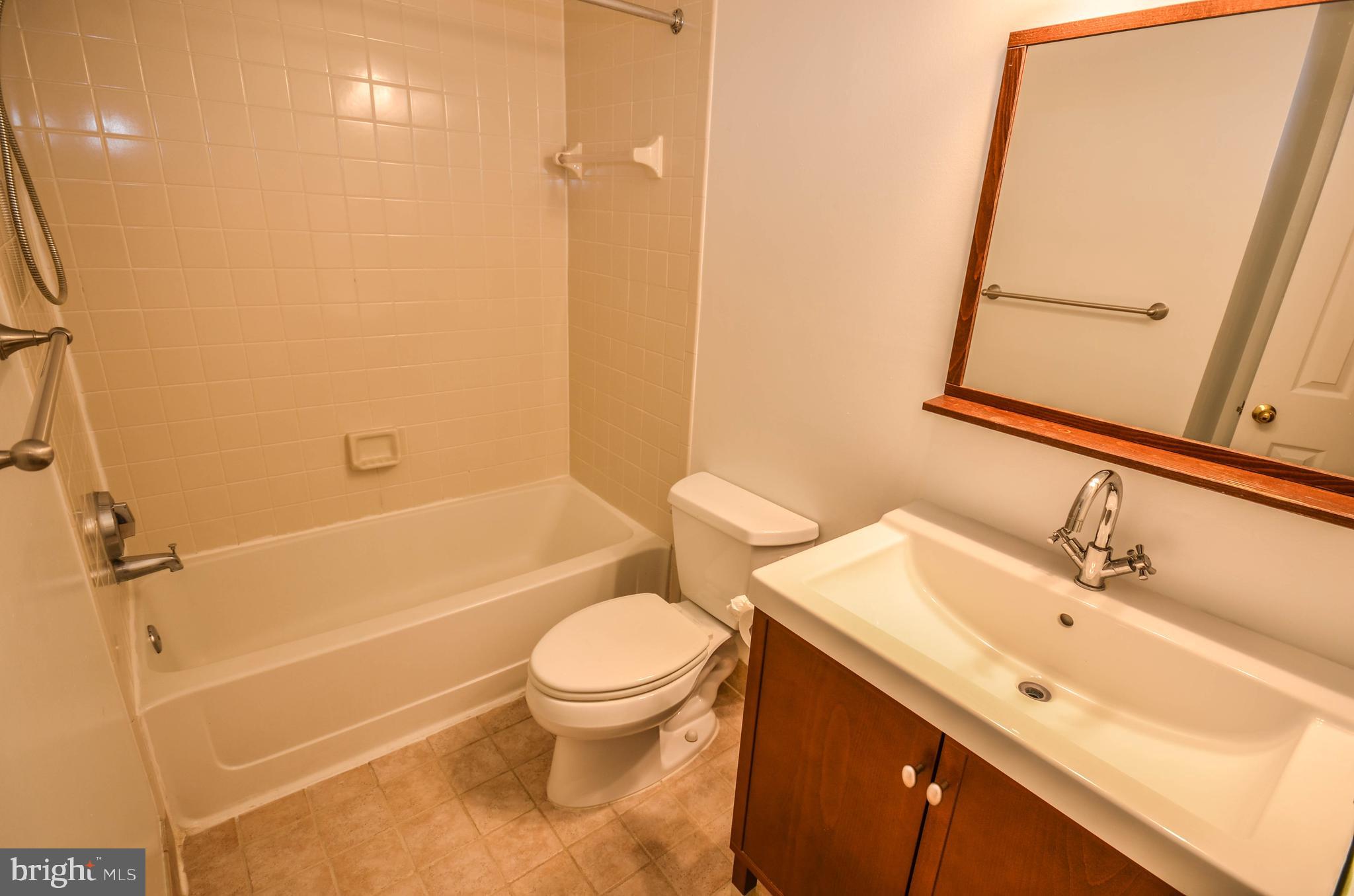 GABLES OF TUCKERMAN - Residential Lease