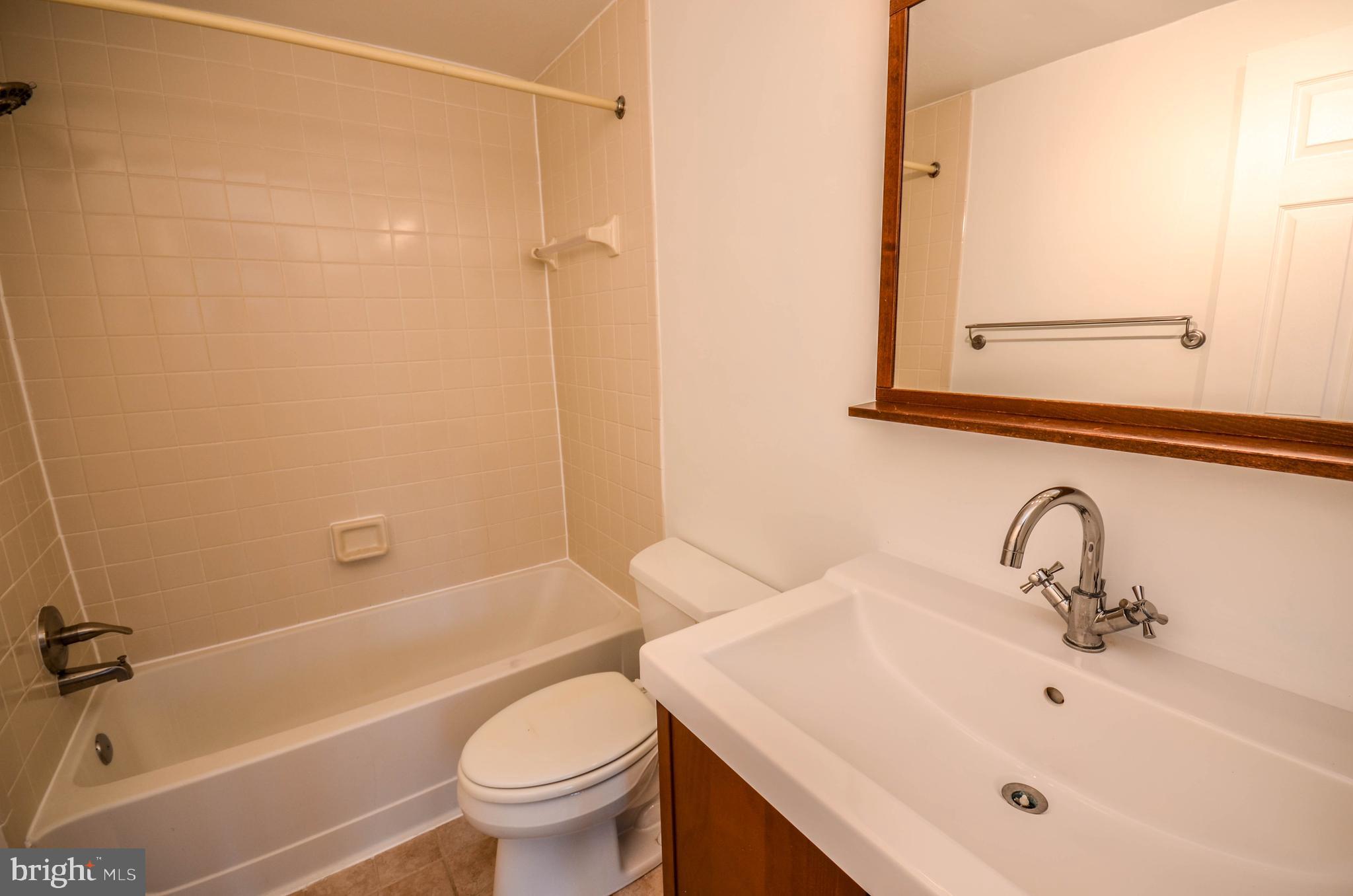 GABLES OF TUCKERMAN - Residential Lease