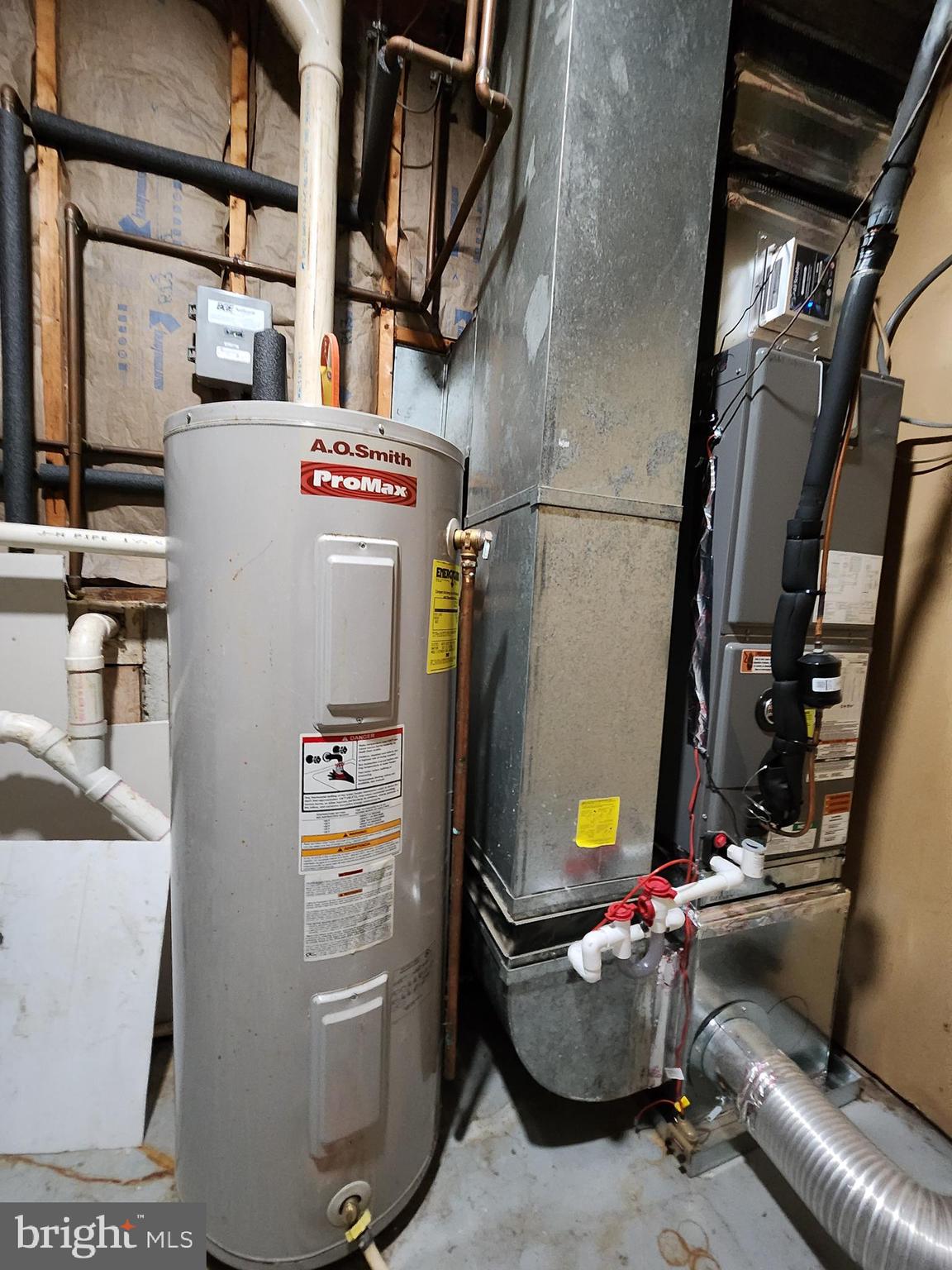 HUNT CLUB ESTATES - Residential