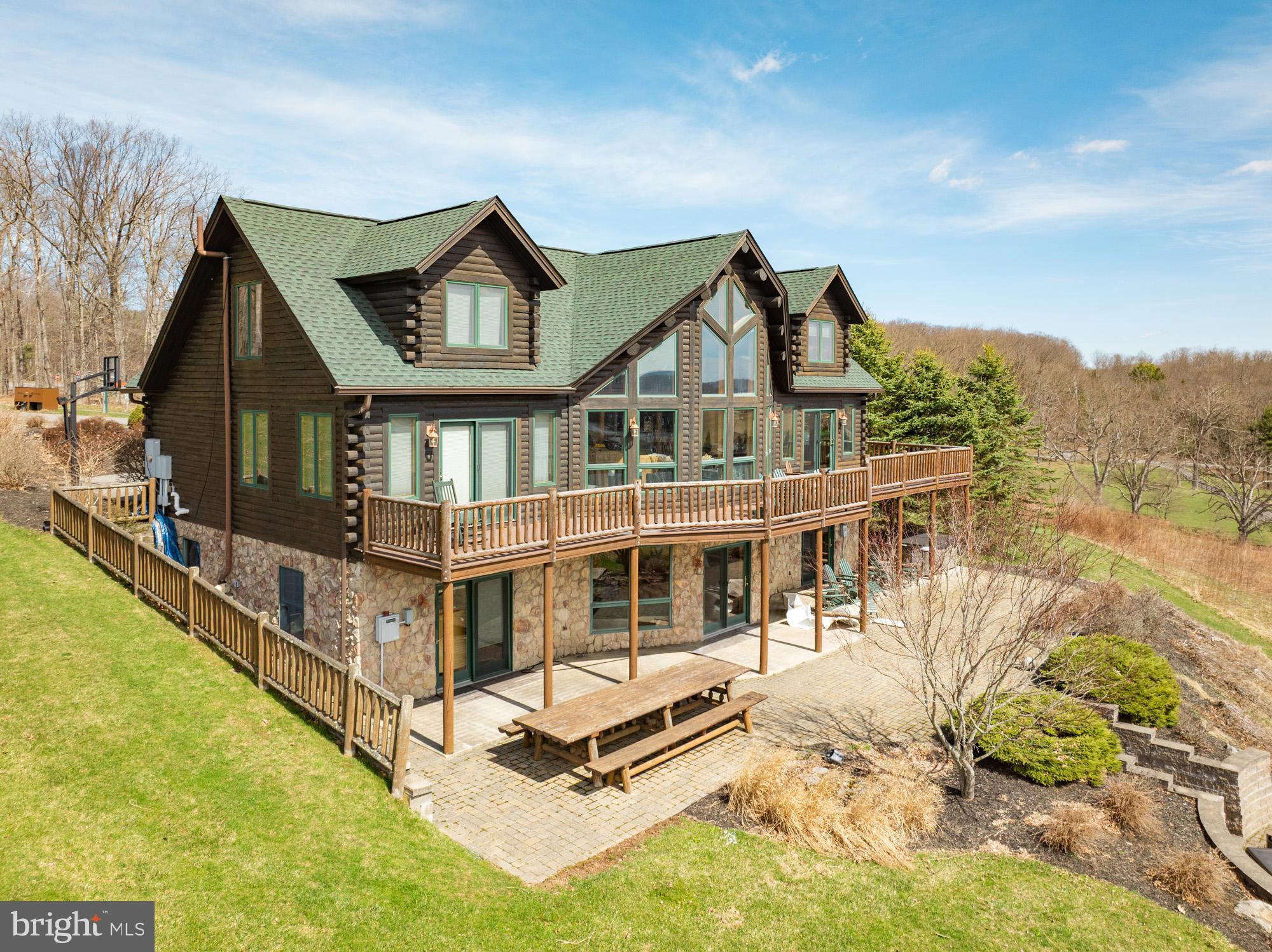 VISTAS OF WATERFRONT GREENS - Residential