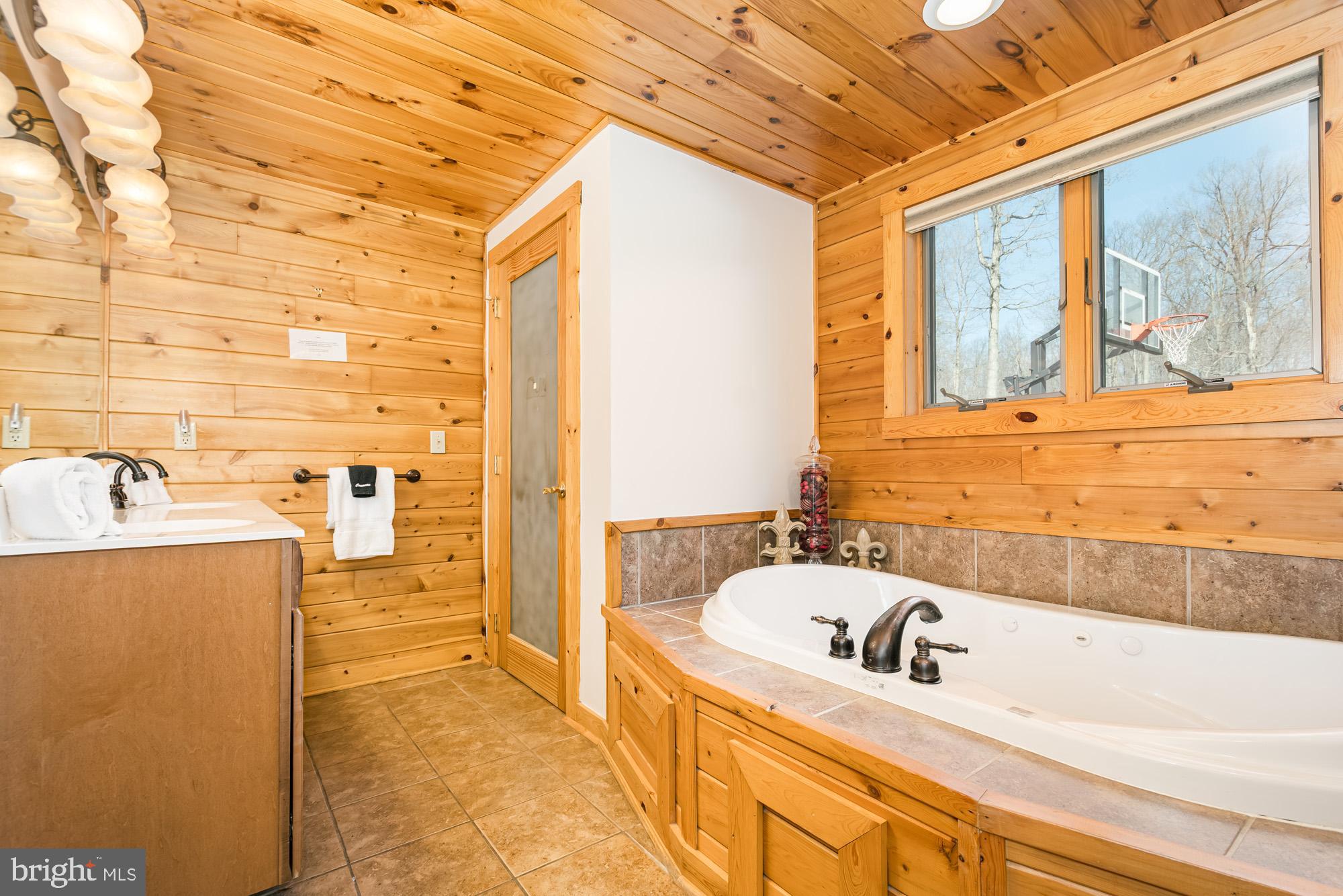 VISTAS OF WATERFRONT GREENS - Residential