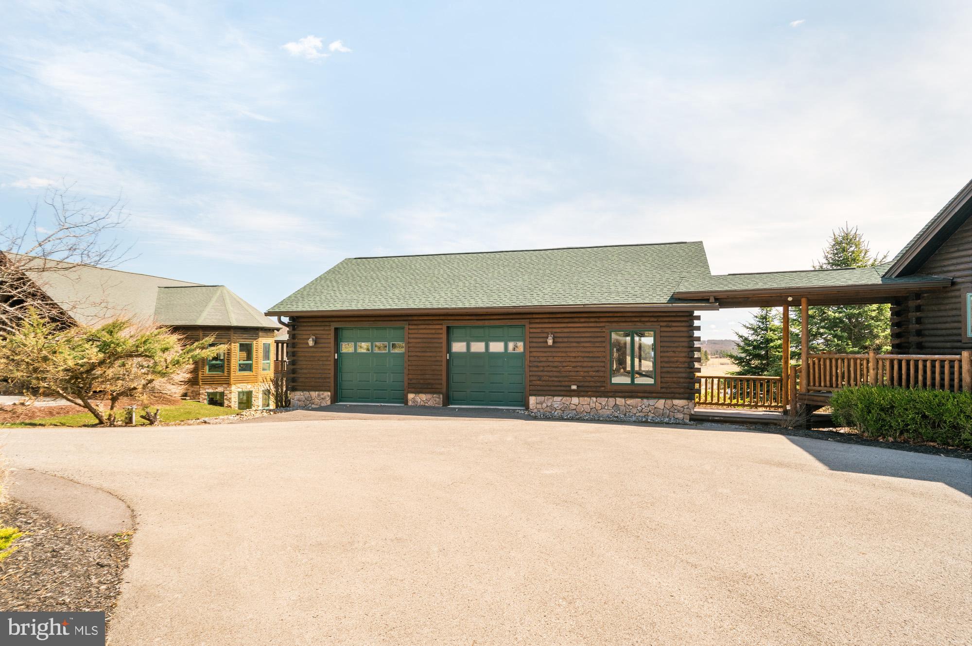 VISTAS OF WATERFRONT GREENS - Residential