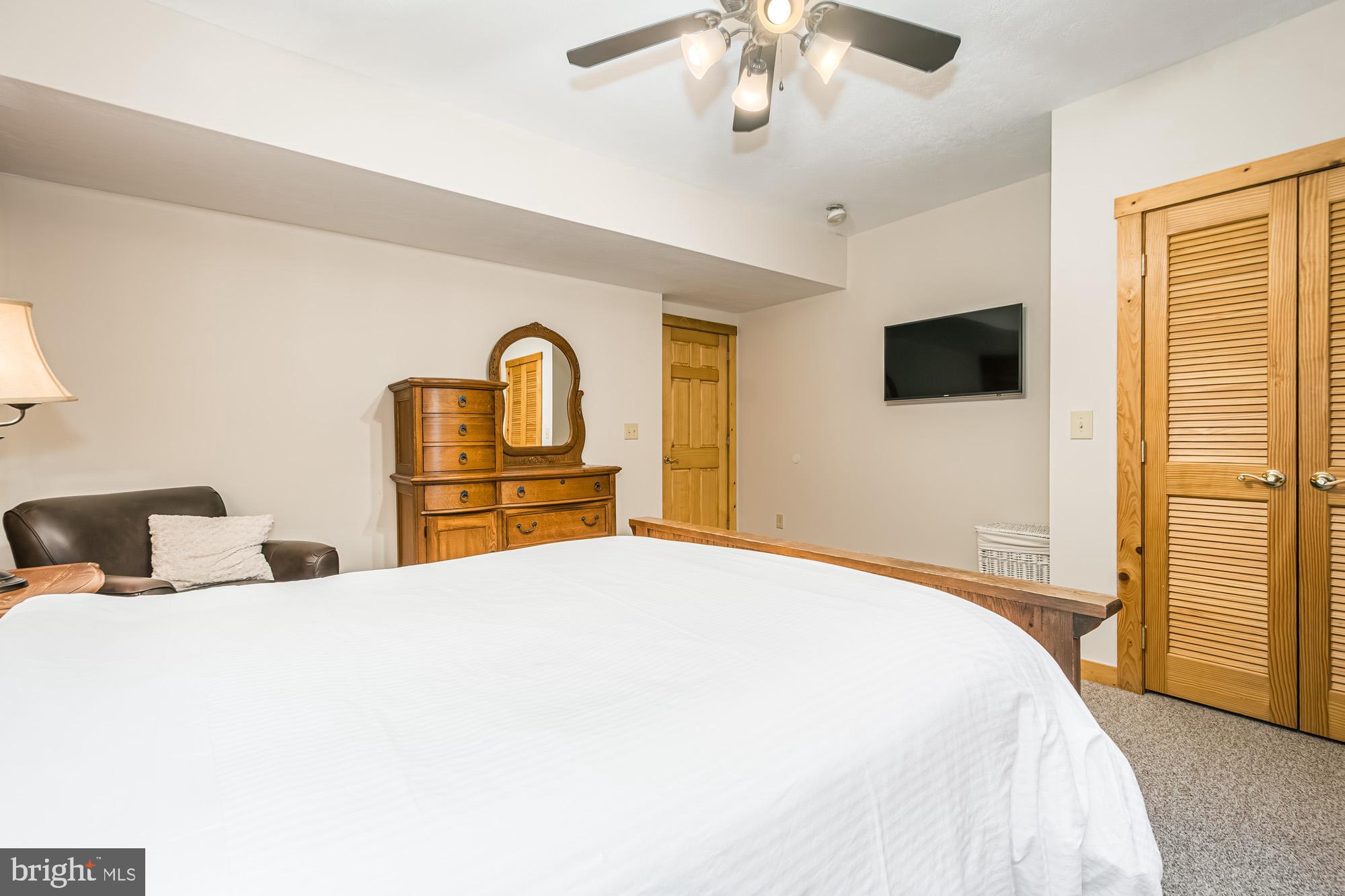 VISTAS OF WATERFRONT GREENS - Residential