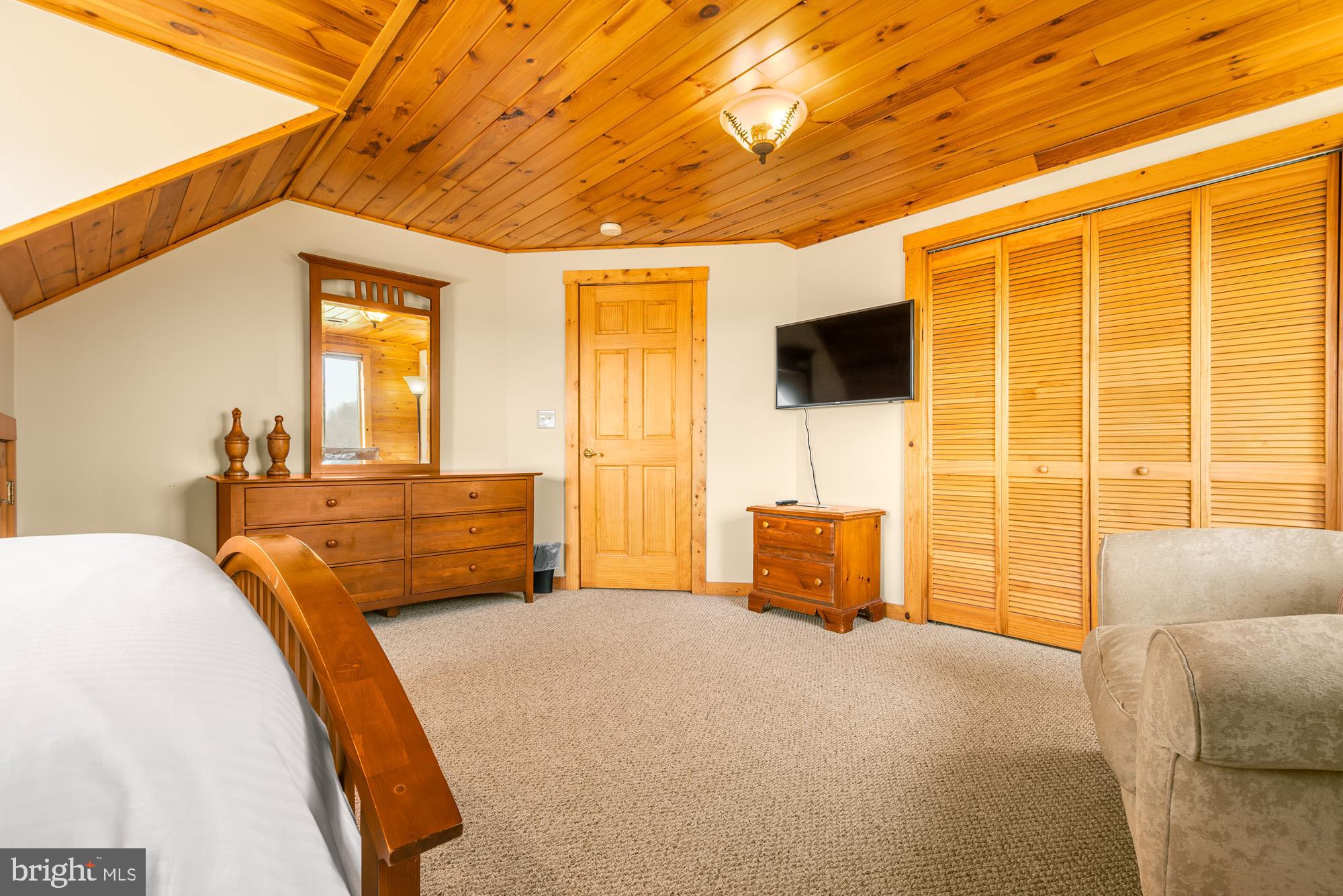 VISTAS OF WATERFRONT GREENS - Residential