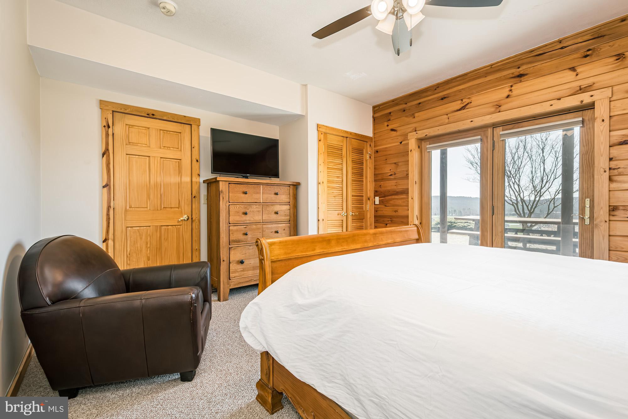 VISTAS OF WATERFRONT GREENS - Residential