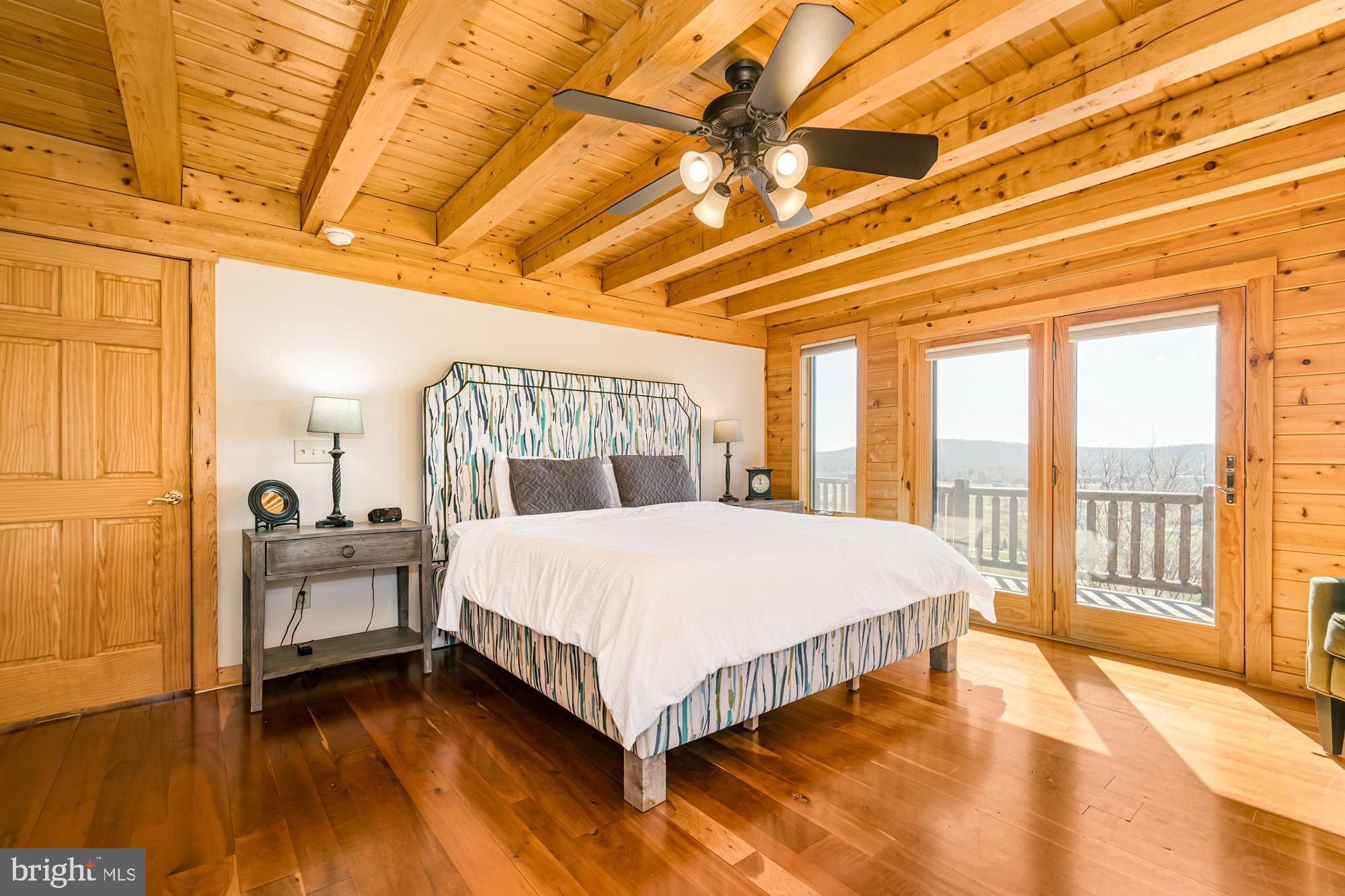 VISTAS OF WATERFRONT GREENS - Residential