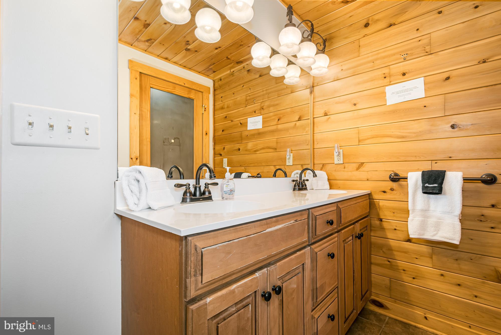 VISTAS OF WATERFRONT GREENS - Residential