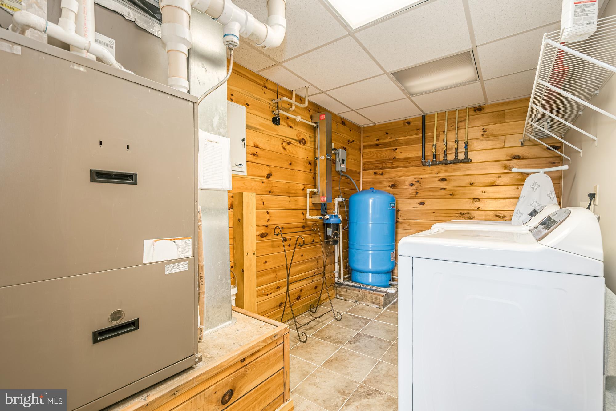 VISTAS OF WATERFRONT GREENS - Residential