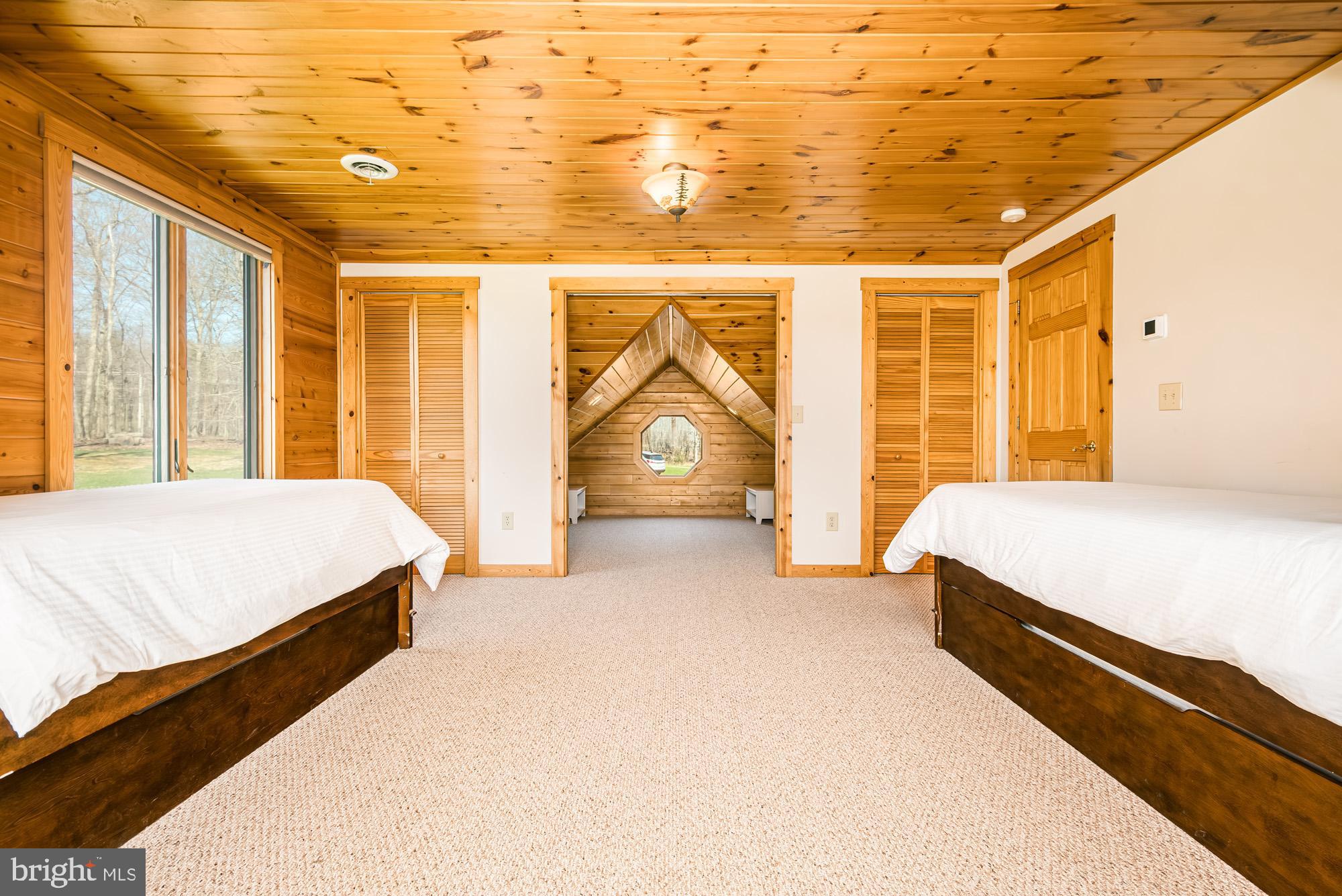 VISTAS OF WATERFRONT GREENS - Residential