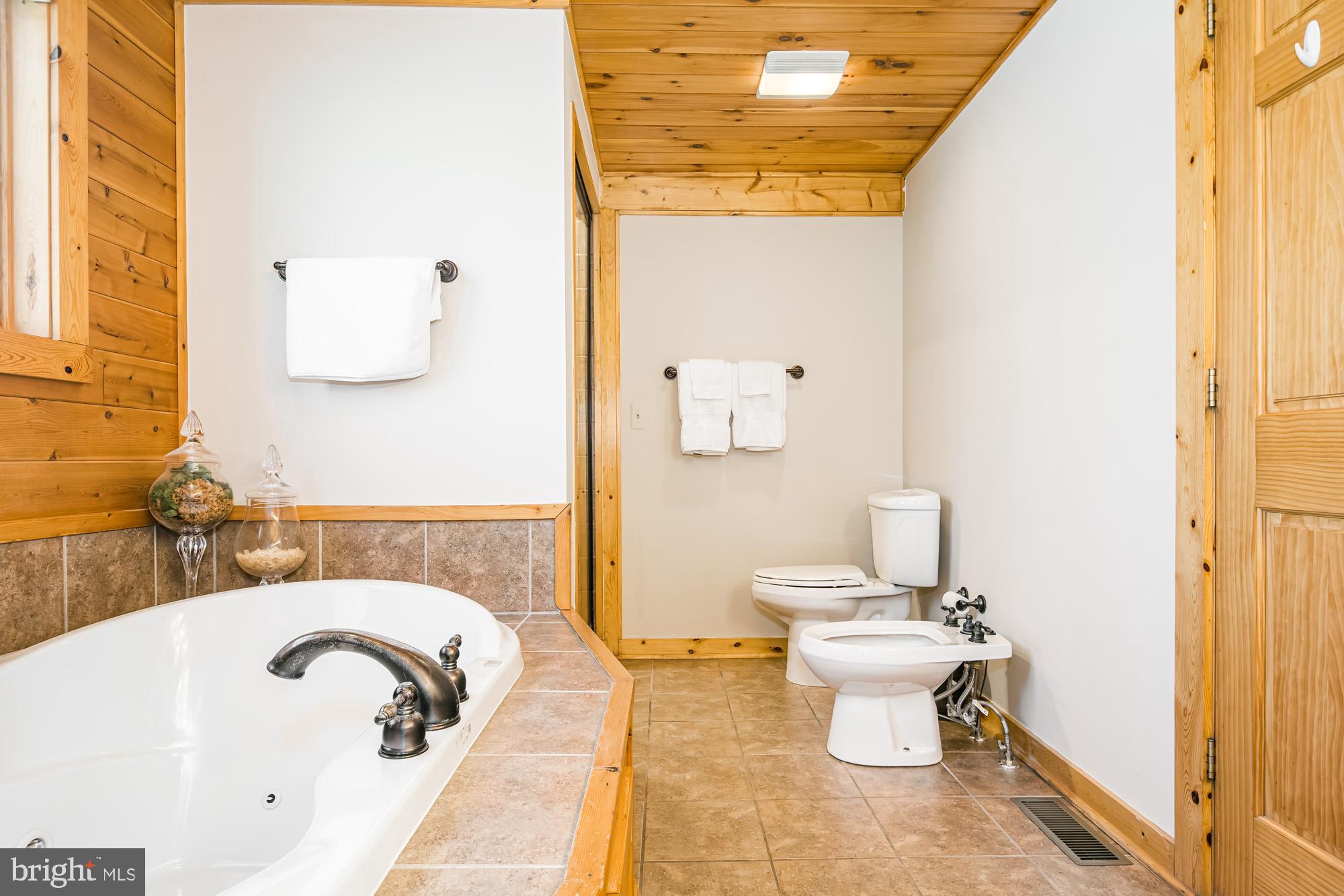 VISTAS OF WATERFRONT GREENS - Residential