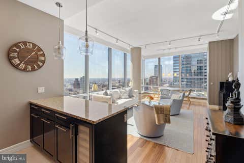 Condo For Sale - 1414 S Penn Square #38GH<br/> PHILADELPHIA, PA 19102