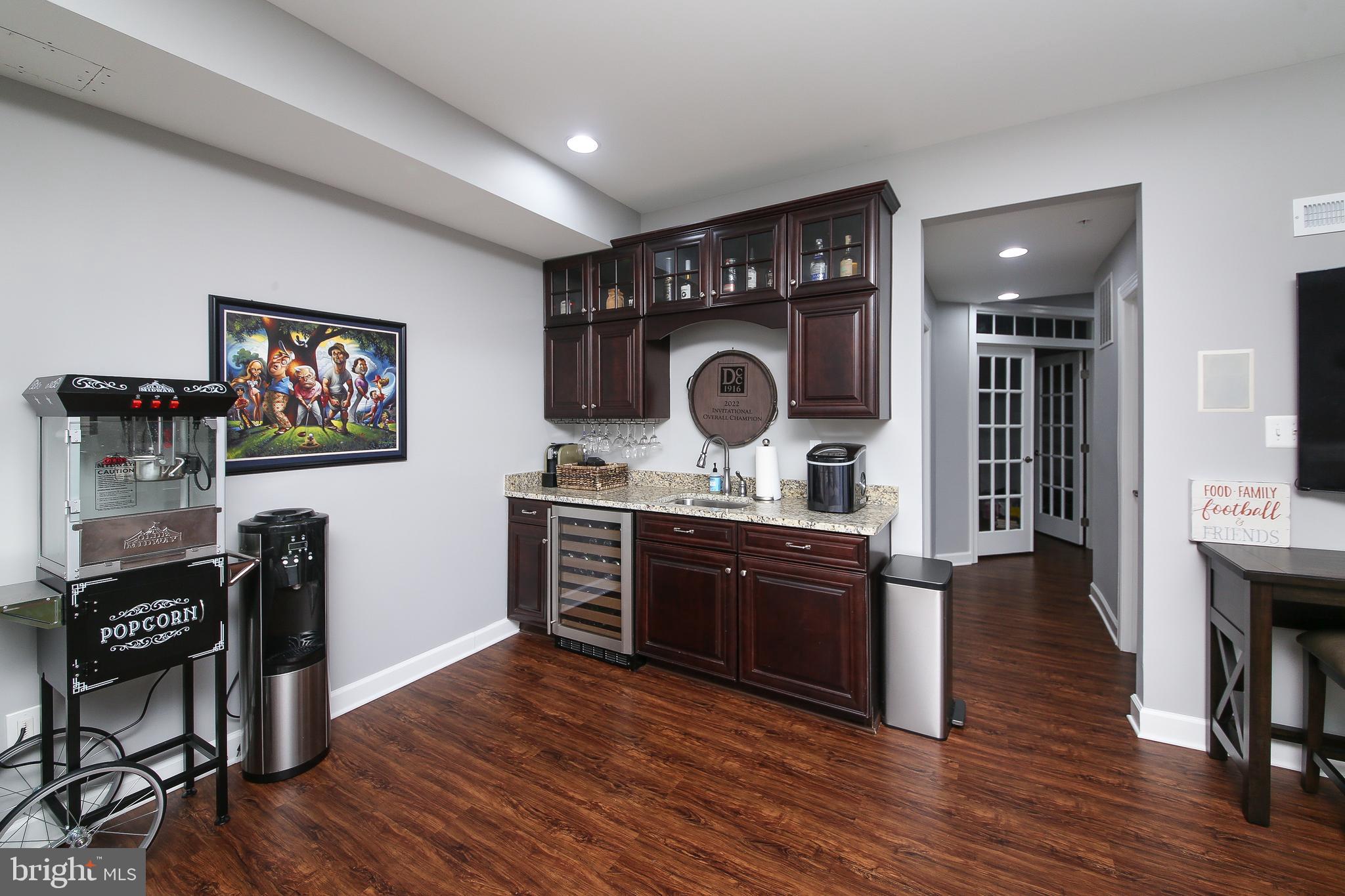 CARRIAGE HILL - Residential Lease