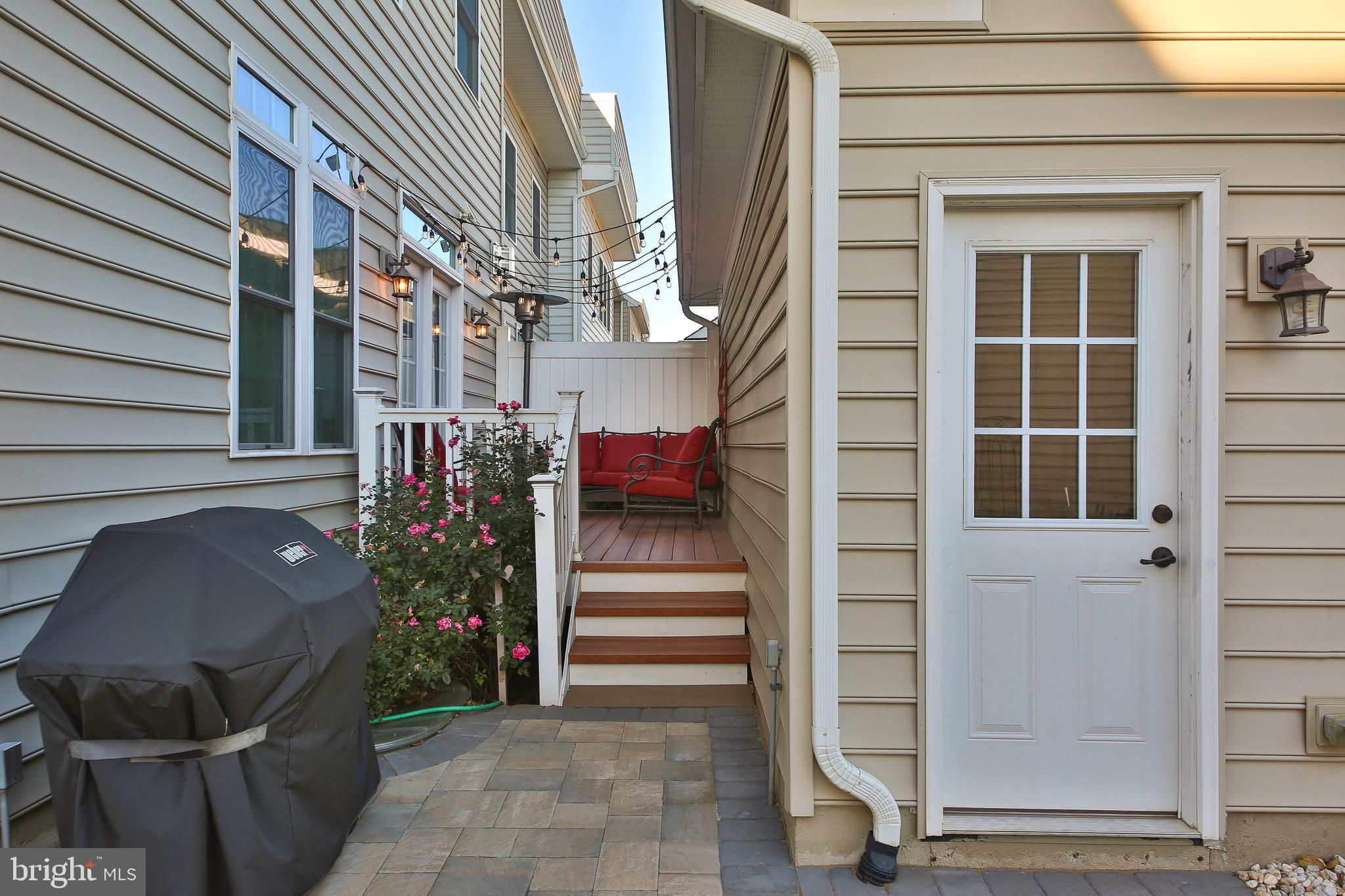 CARRIAGE HILL - Residential Lease