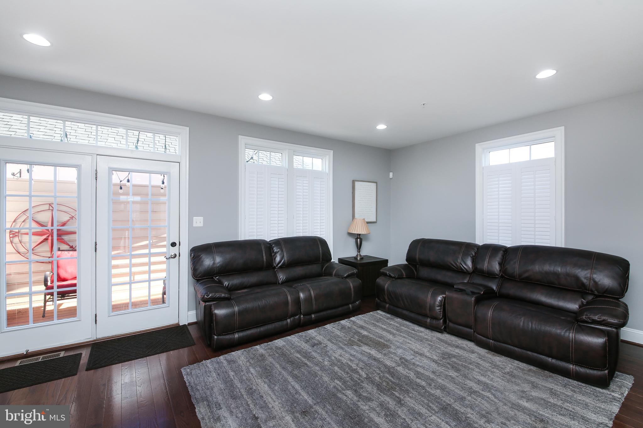 CARRIAGE HILL - Residential Lease