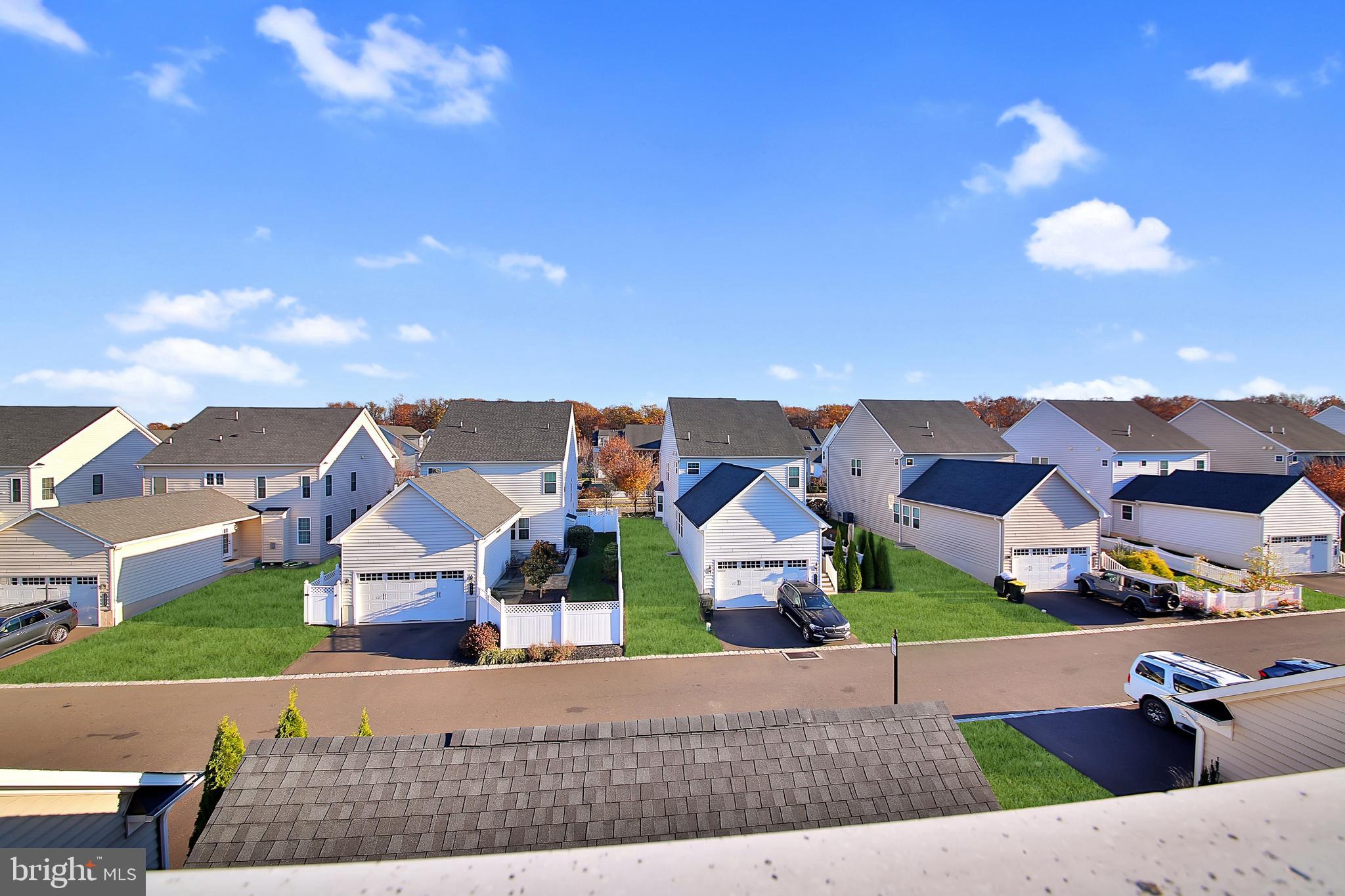 CARRIAGE HILL - Residential Lease