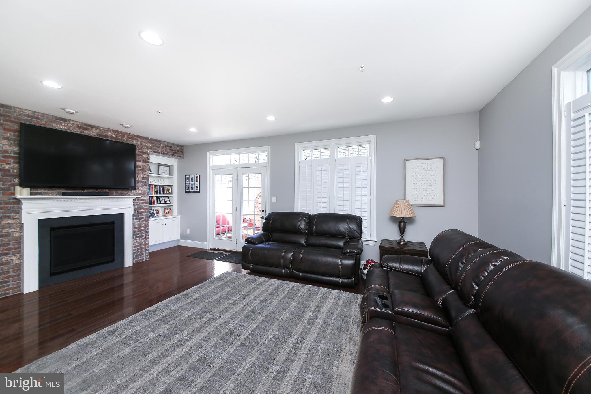 CARRIAGE HILL - Residential Lease