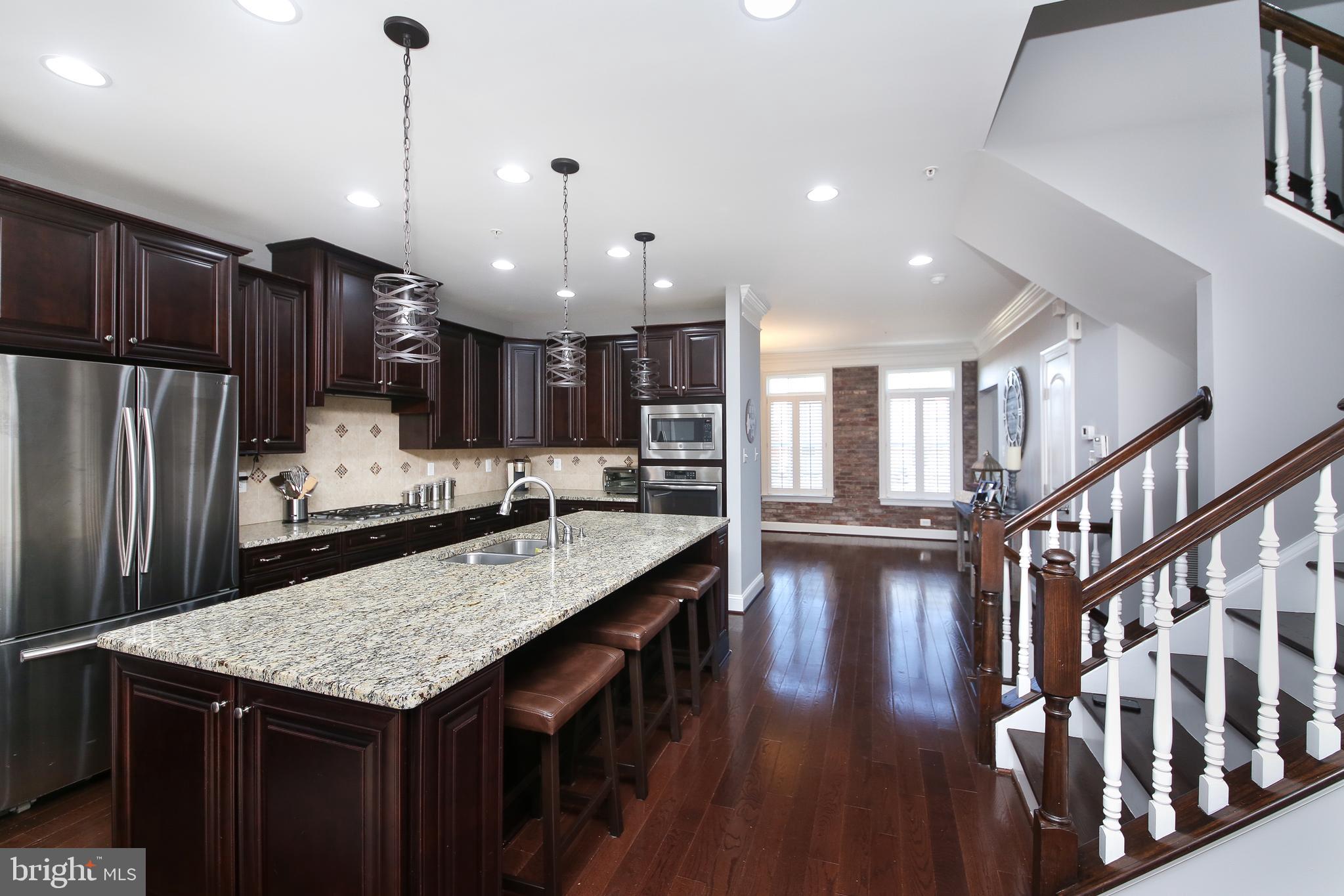 CARRIAGE HILL - Residential Lease