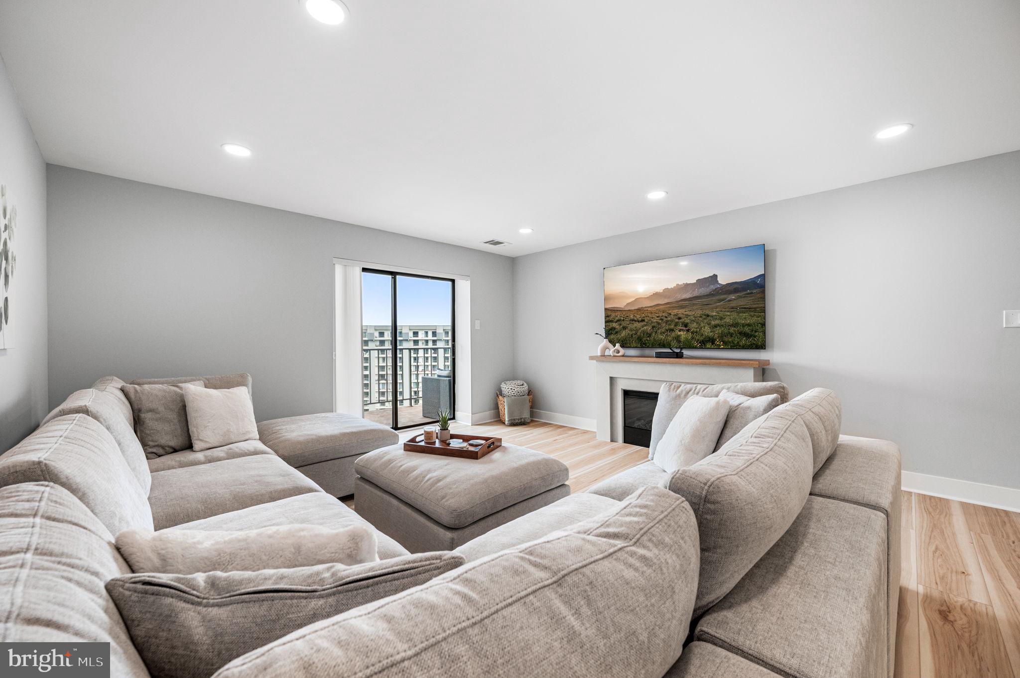 VALLEY FORGE TOWER - Residential