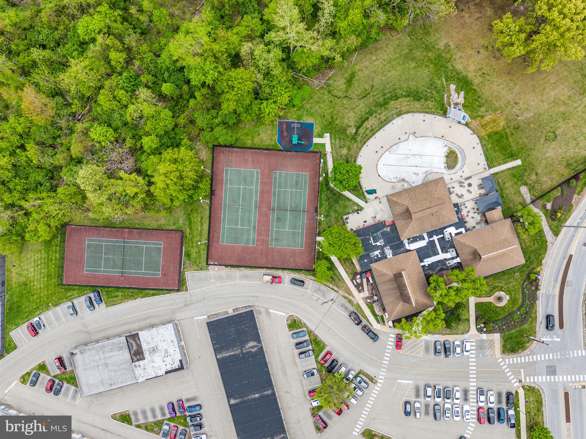 VALLEY FORGE TOWER - Residential