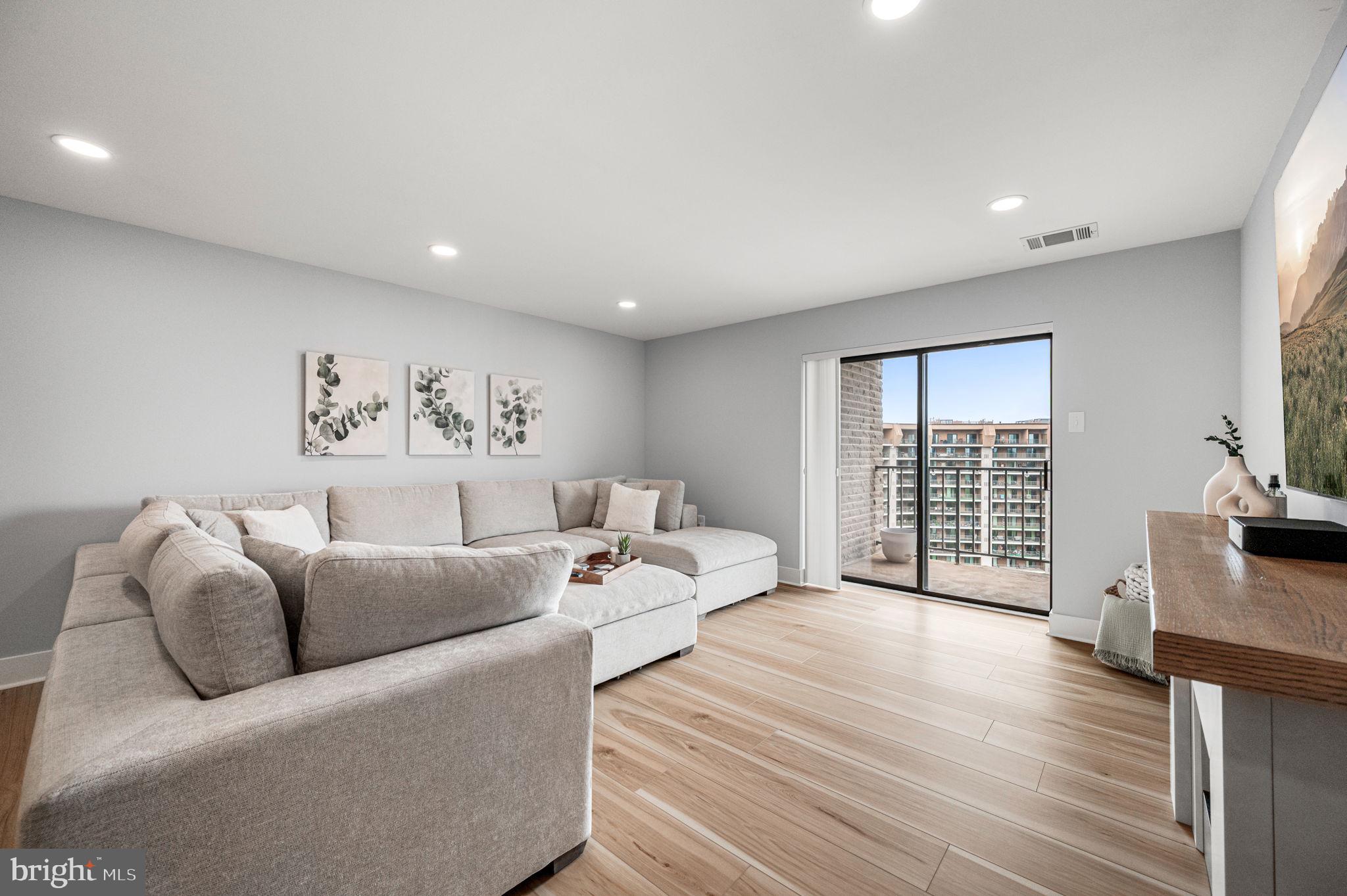VALLEY FORGE TOWER - Residential