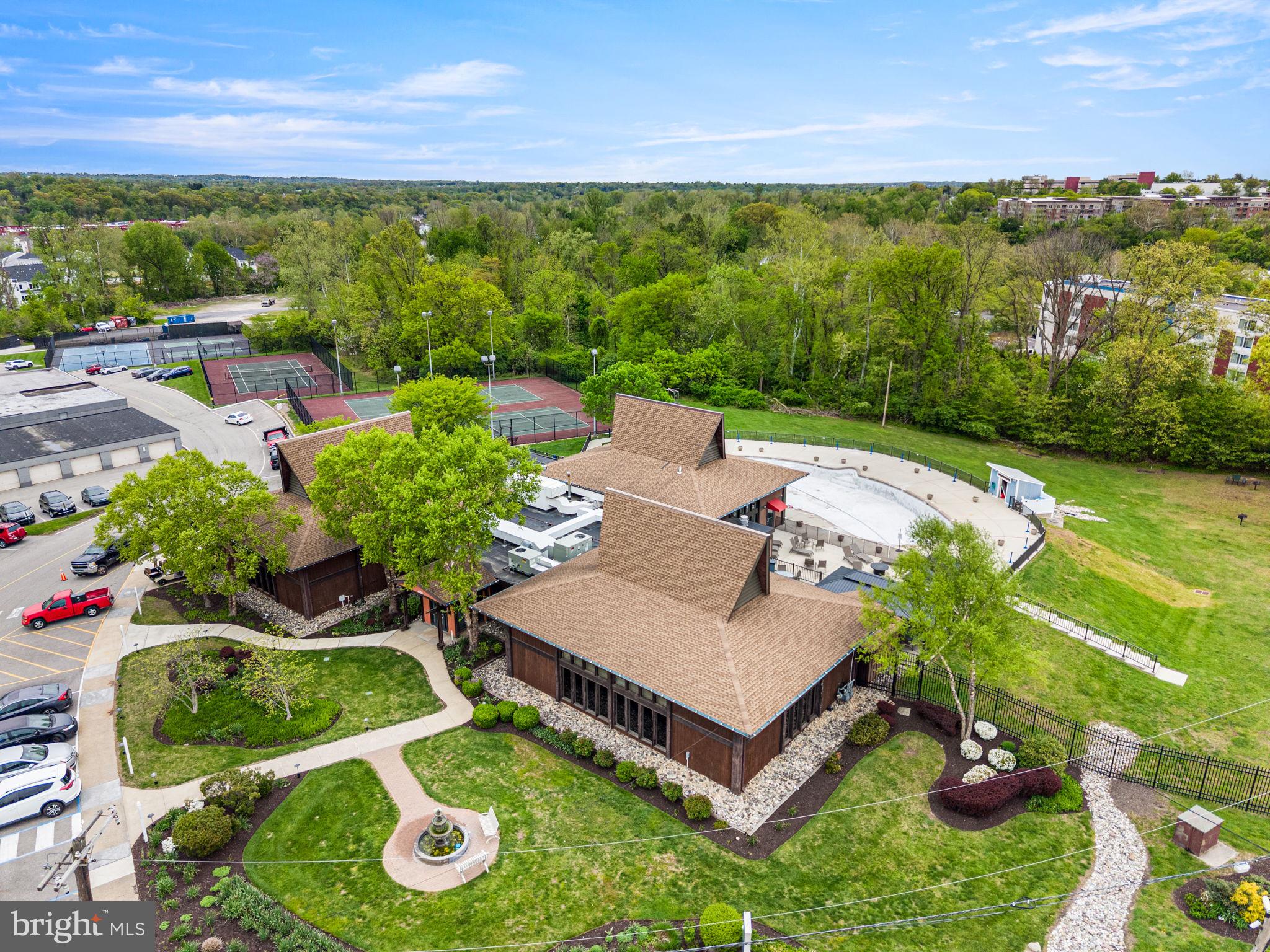VALLEY FORGE TOWER - Residential