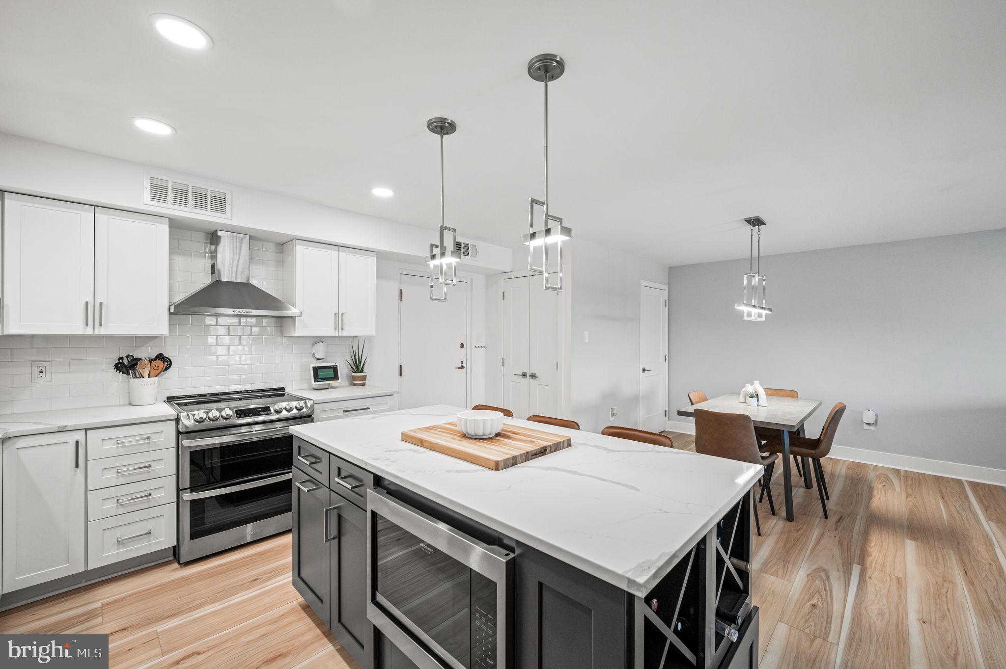 VALLEY FORGE TOWER - Residential