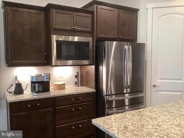 FOUR SEASONS AT KENT ISLAND - Residential Lease