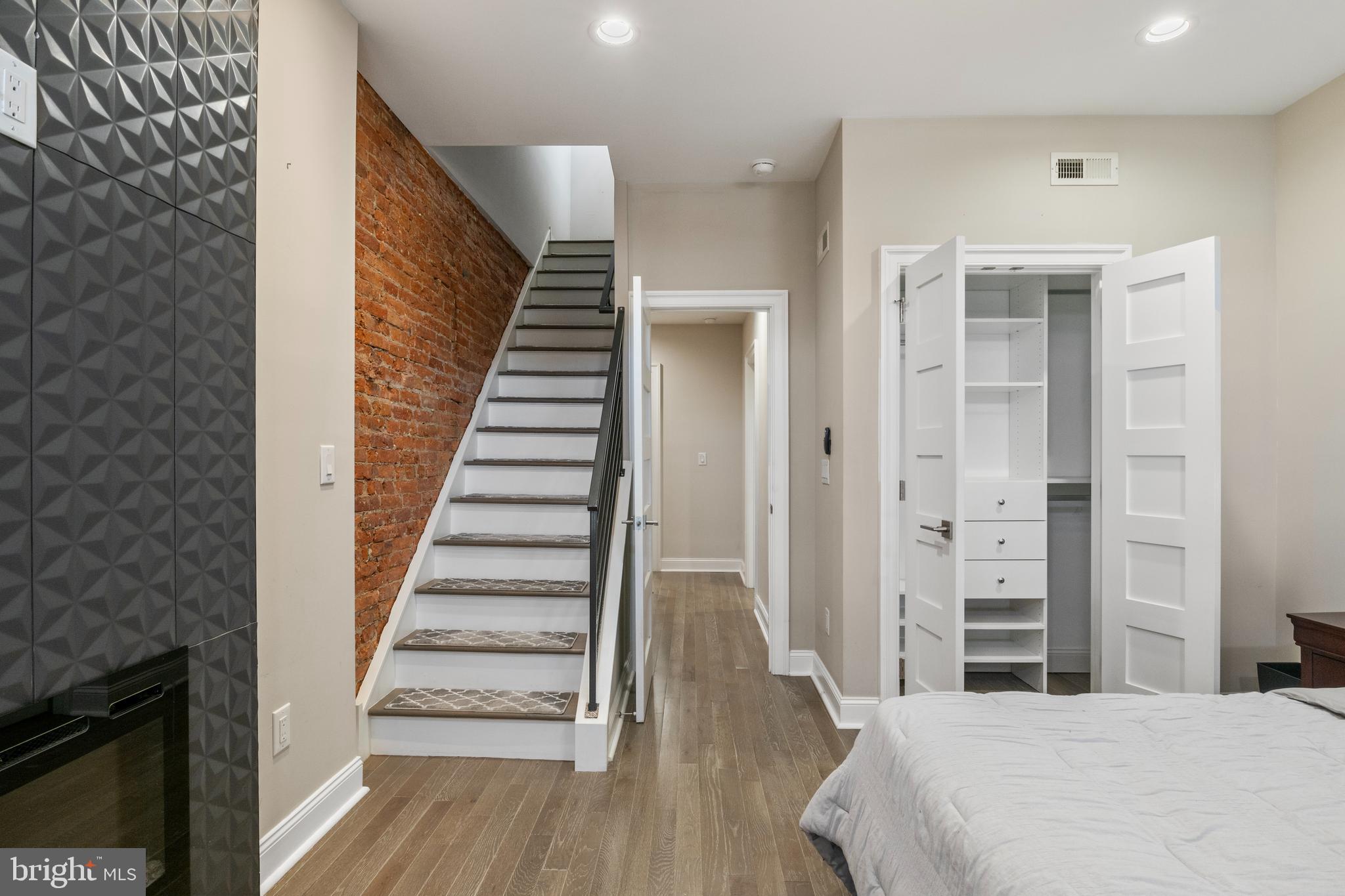 POINT BREEZE - Residential Lease